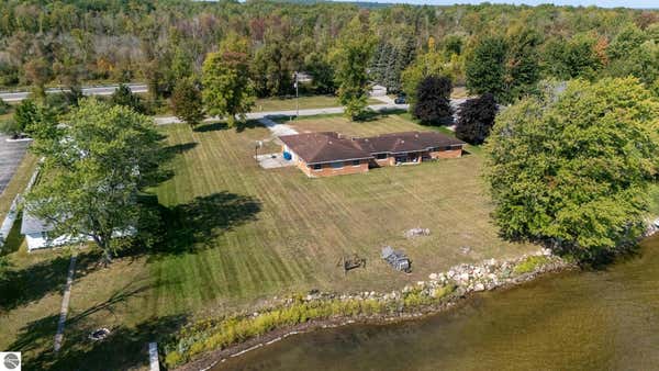 126 CLEARVIEW DR, HOUGHTON LAKE, MI 48629 - Image 1