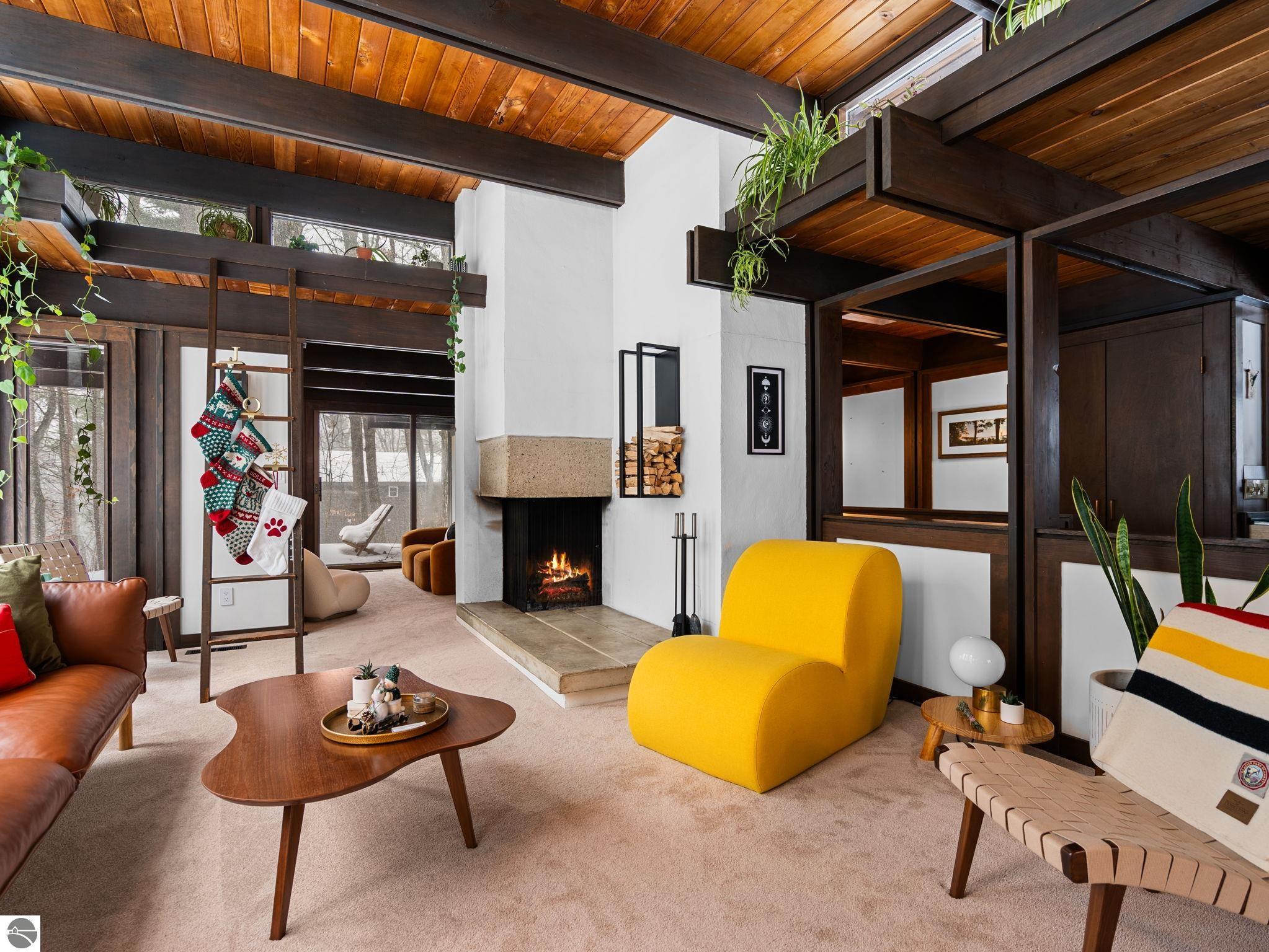 Traverse City, Michigan, 49686, United States, 3 Bedrooms Bedrooms, ,2 BathroomsBathrooms,Residential,Contingent,2007042