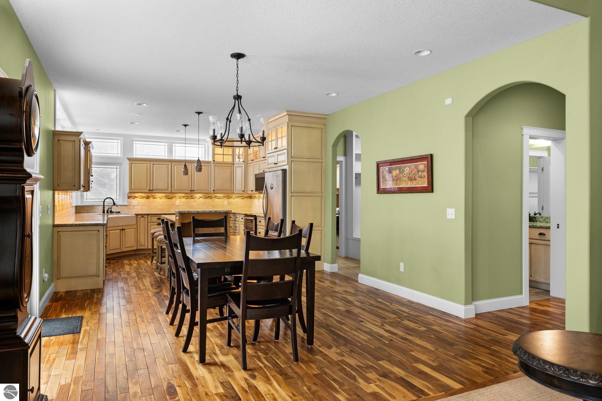 Traverse City, Michigan, 49685, United States, 6 Bedrooms Bedrooms, ,5 BathroomsBathrooms,Residential,Active,2007994