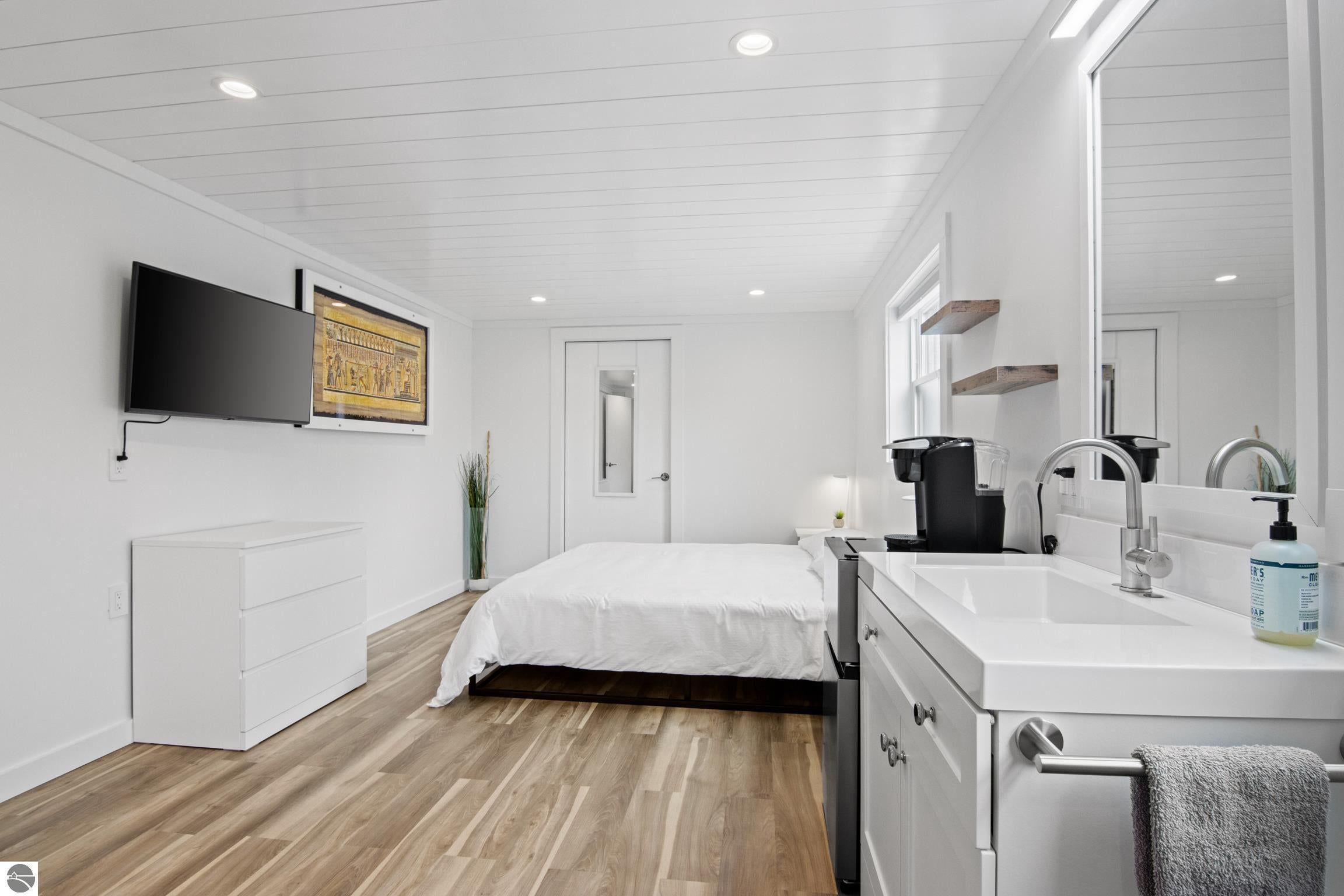 Williamsburg, Michigan, 49690, United States, 3 Bedrooms Bedrooms, ,3 BathroomsBathrooms,Residential,Active,1871591