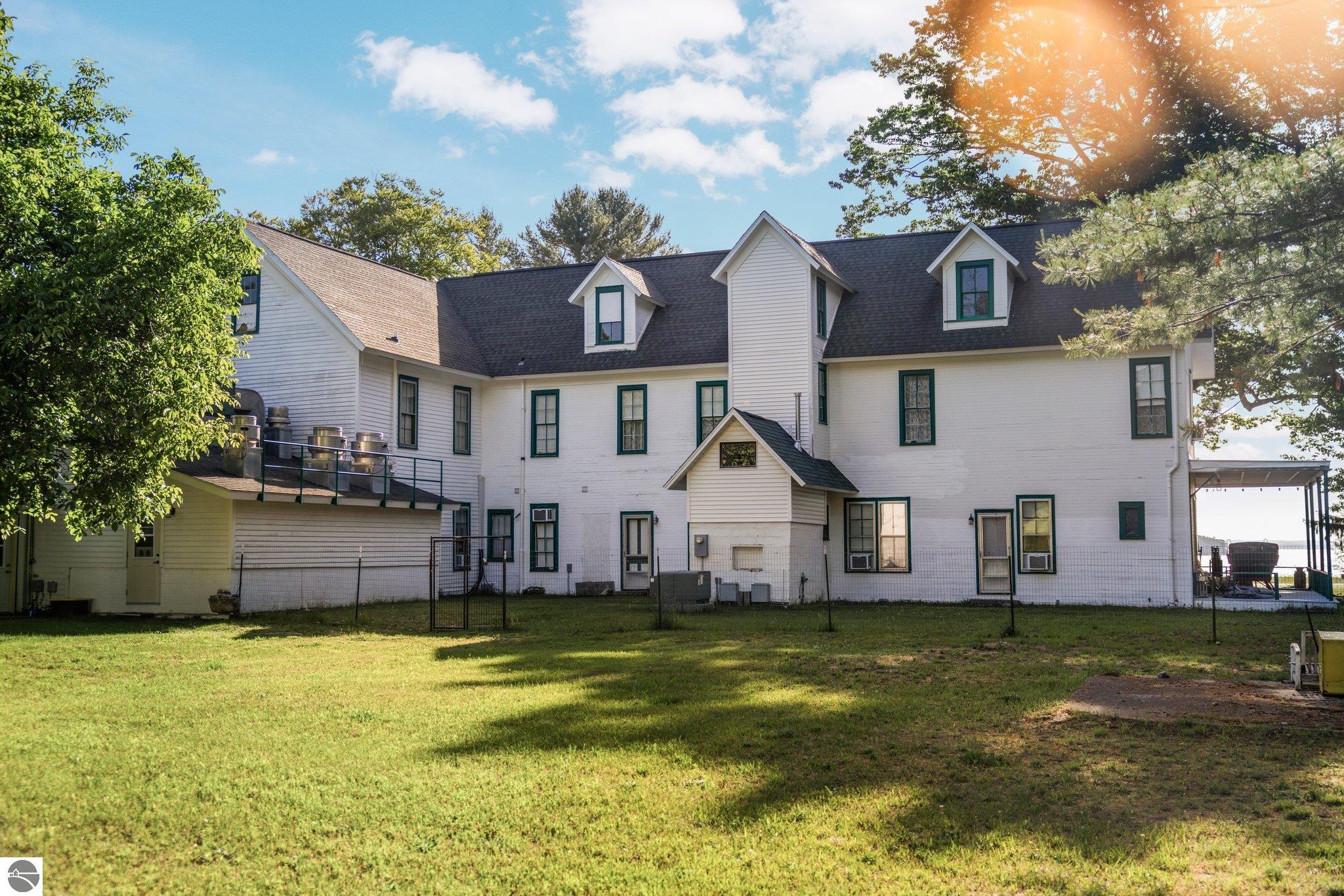 Traverse City, Michigan, 49686, United States, 11 Bedrooms Bedrooms, ,12 BathroomsBathrooms,Residential,Active,1871584