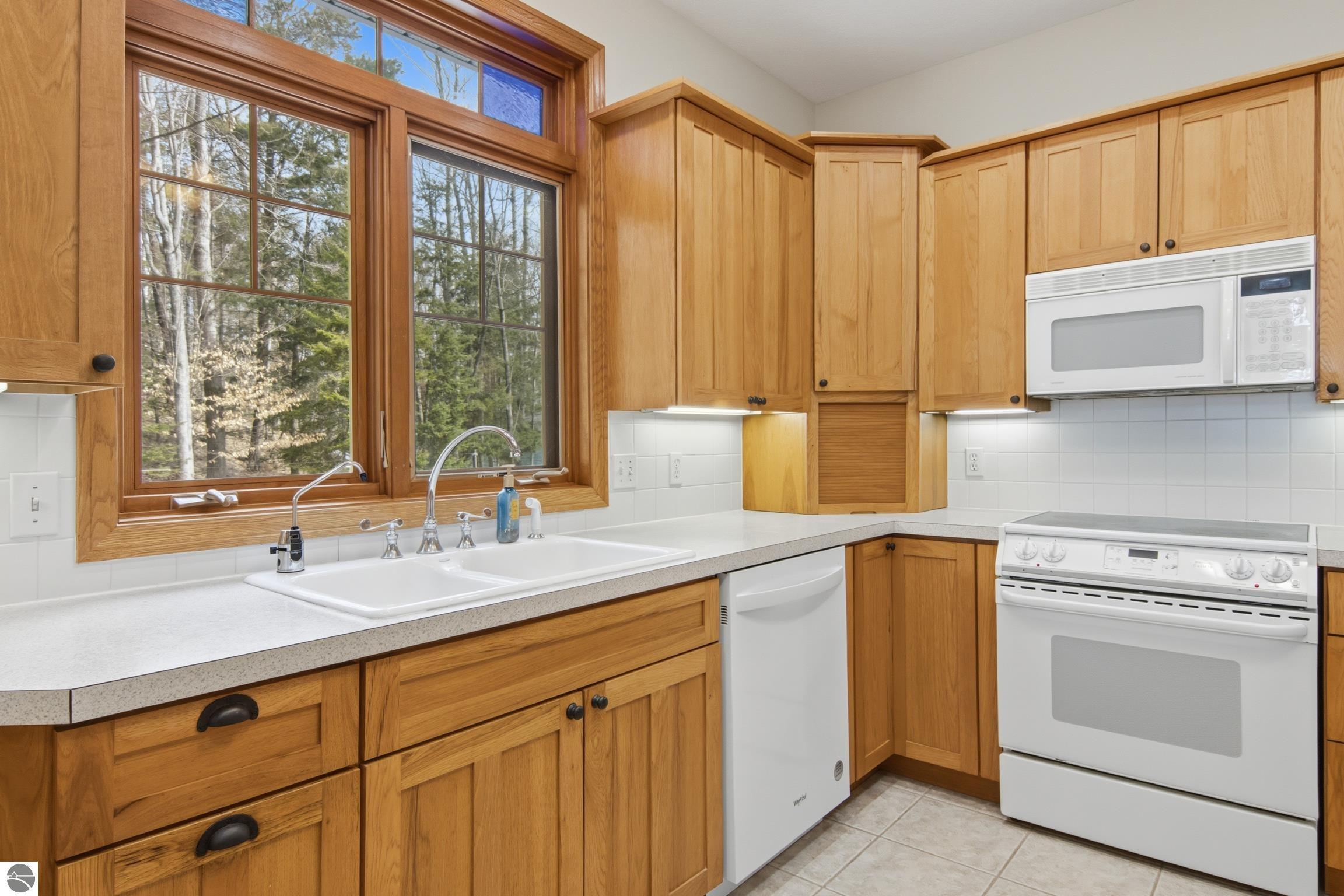 Kewadin, Michigan, 49648, United States, 5 Bedrooms Bedrooms, ,6 BathroomsBathrooms,Residential,Active,2032911