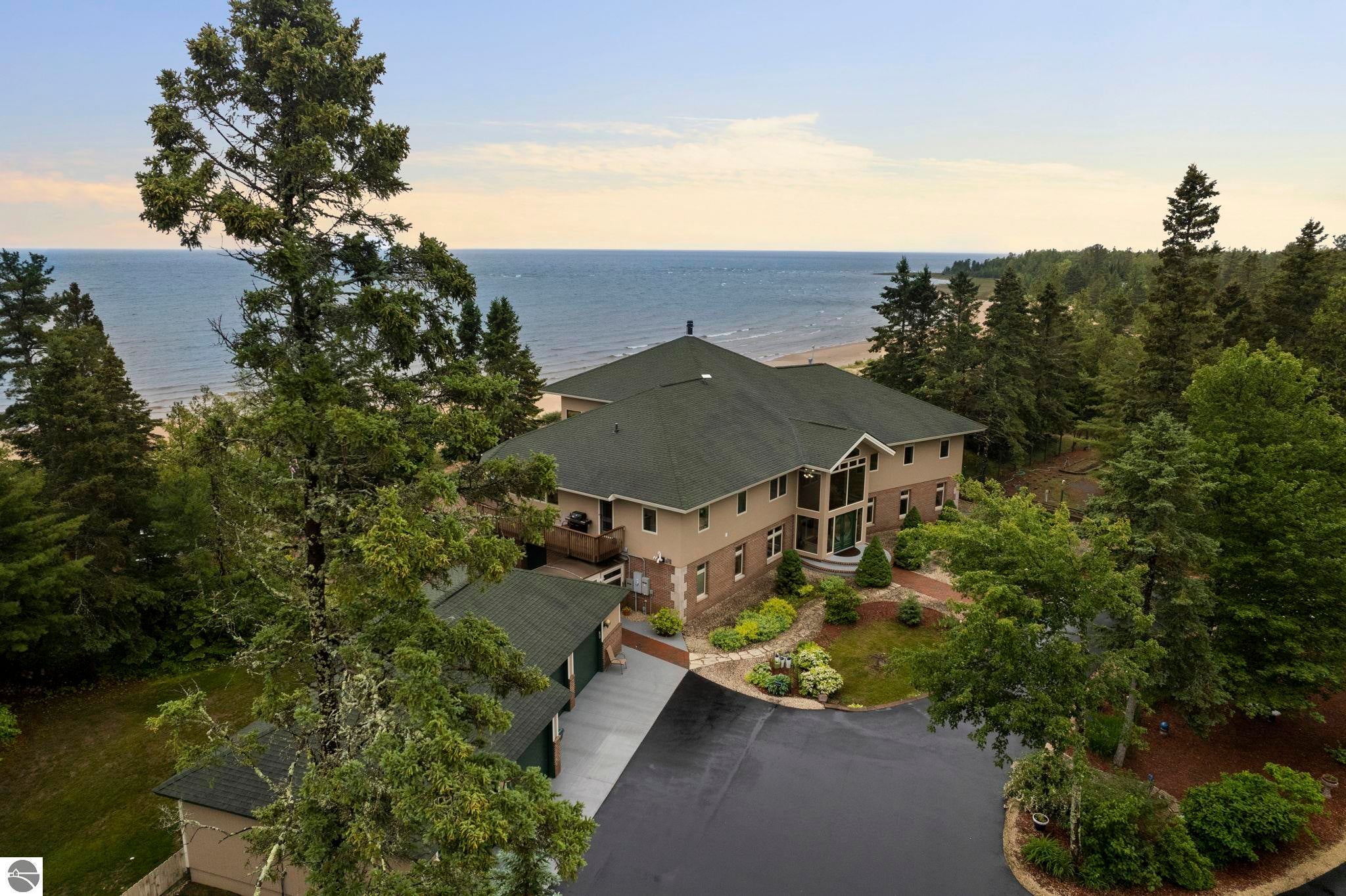 Manistique, Michigan, 49854, United States, 5 Bedrooms Bedrooms, ,5 BathroomsBathrooms,Residential,Active,1778718