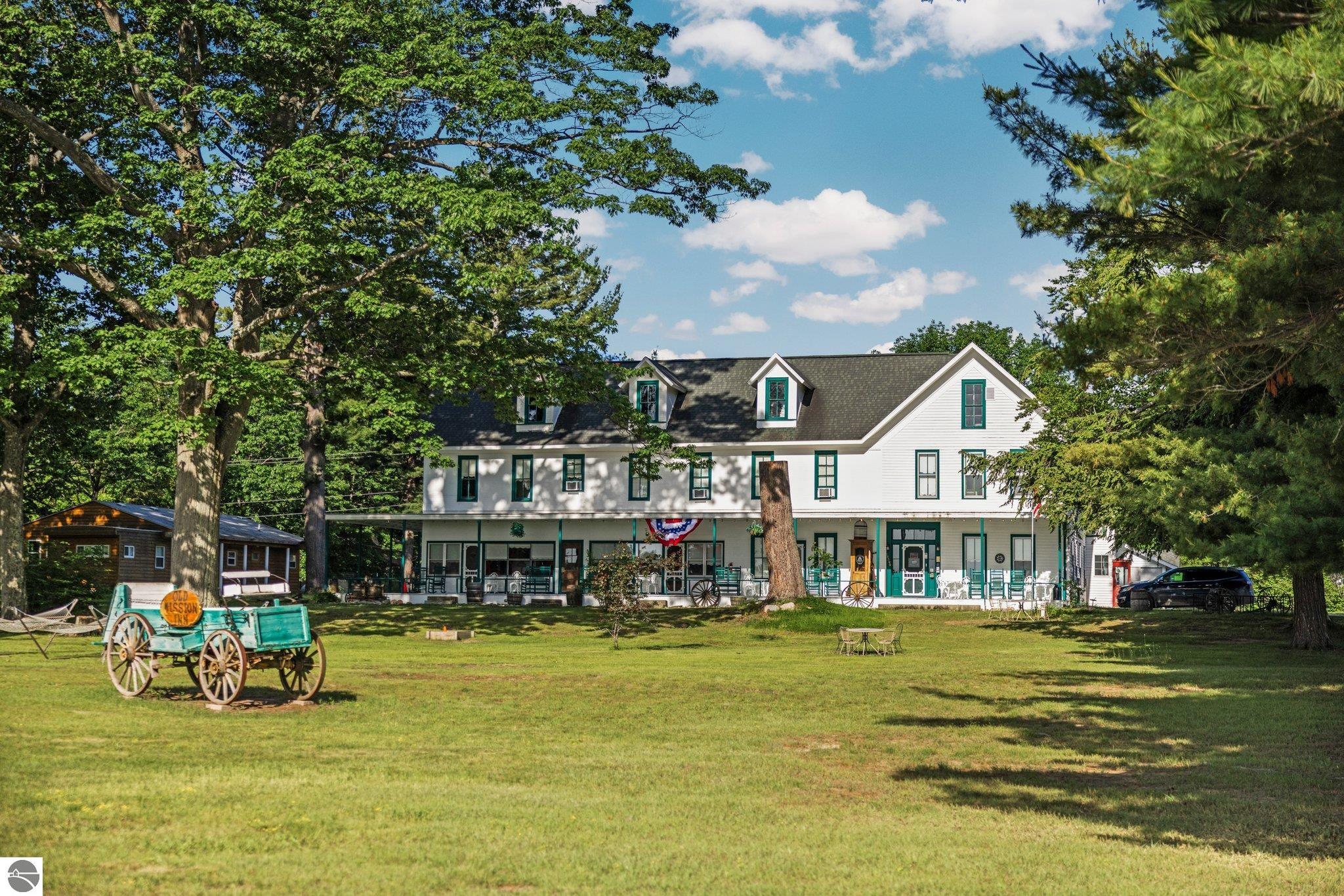 Traverse City, Michigan, 49686, United States, 11 Bedrooms Bedrooms, ,12 BathroomsBathrooms,Residential,Active,1871584