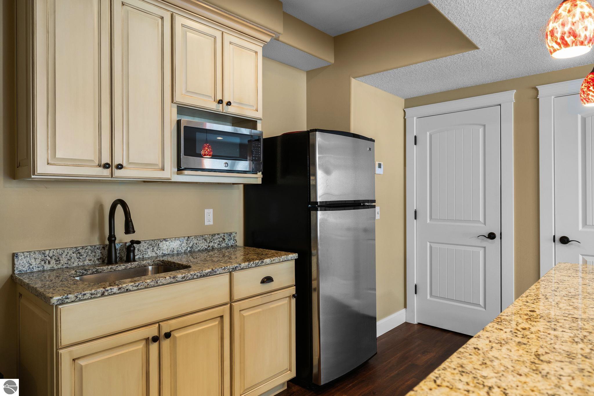 Traverse City, Michigan, 49685, United States, 6 Bedrooms Bedrooms, ,5 BathroomsBathrooms,Residential,Active,2007994