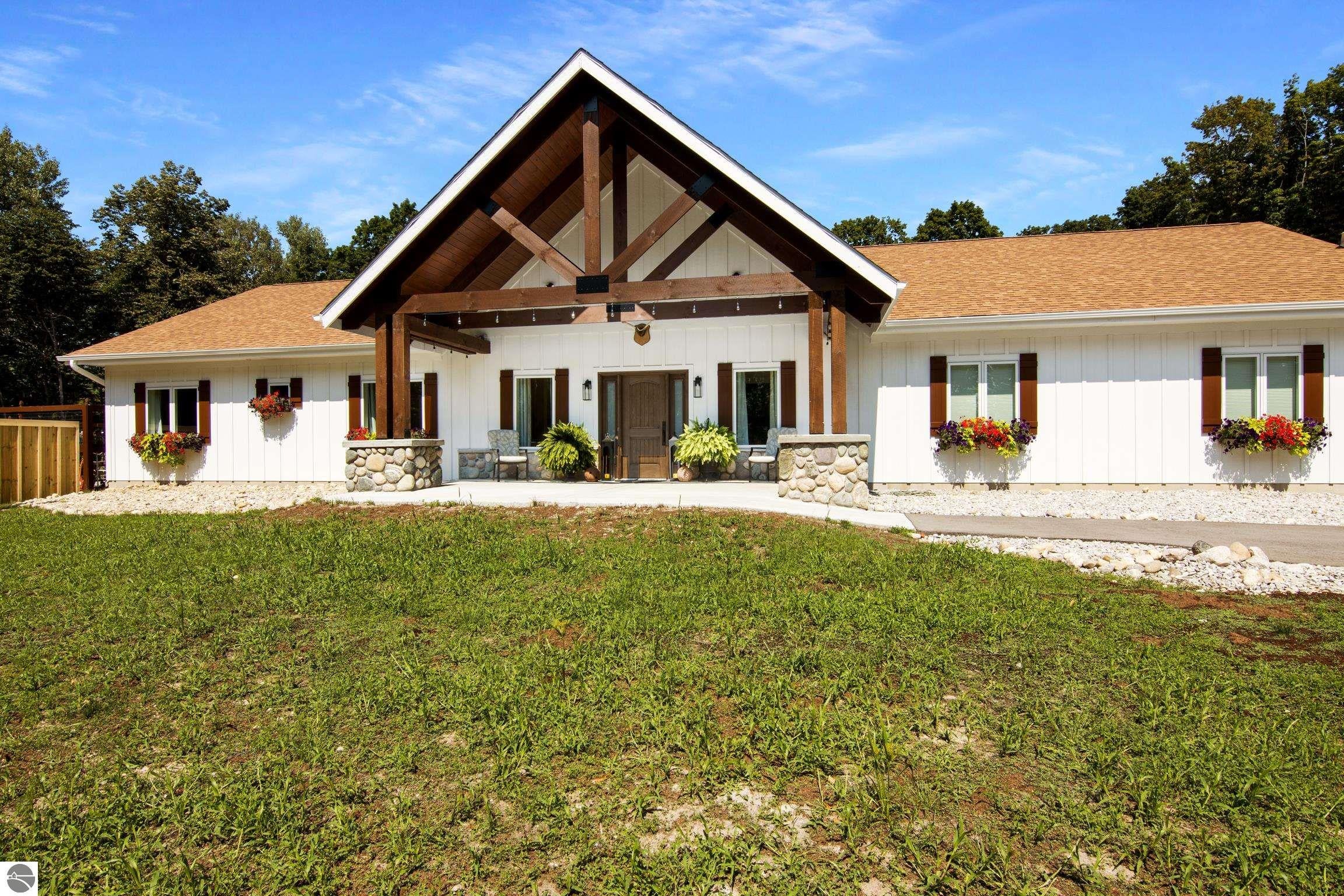 Alden, Michigan, 49612, United States, 3 Bedrooms Bedrooms, ,2 BathroomsBathrooms,Residential,Active,1919079