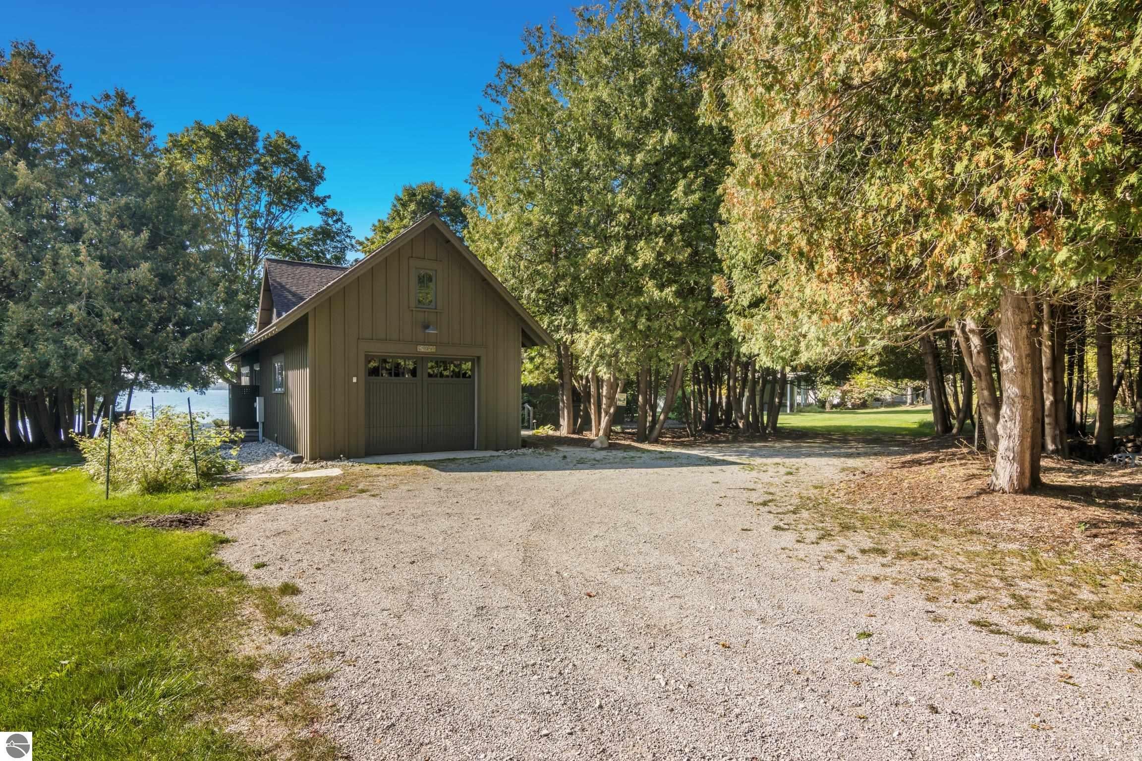 Rapid City, Michigan, 49676, United States, 5 Bedrooms Bedrooms, ,5 BathroomsBathrooms,Residential,Active,1945320