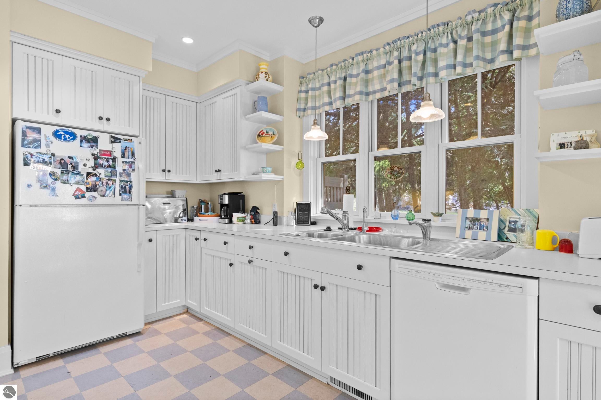 Rapid City, Michigan, 49676, United States, 5 Bedrooms Bedrooms, ,5 BathroomsBathrooms,Residential,Active,1945320