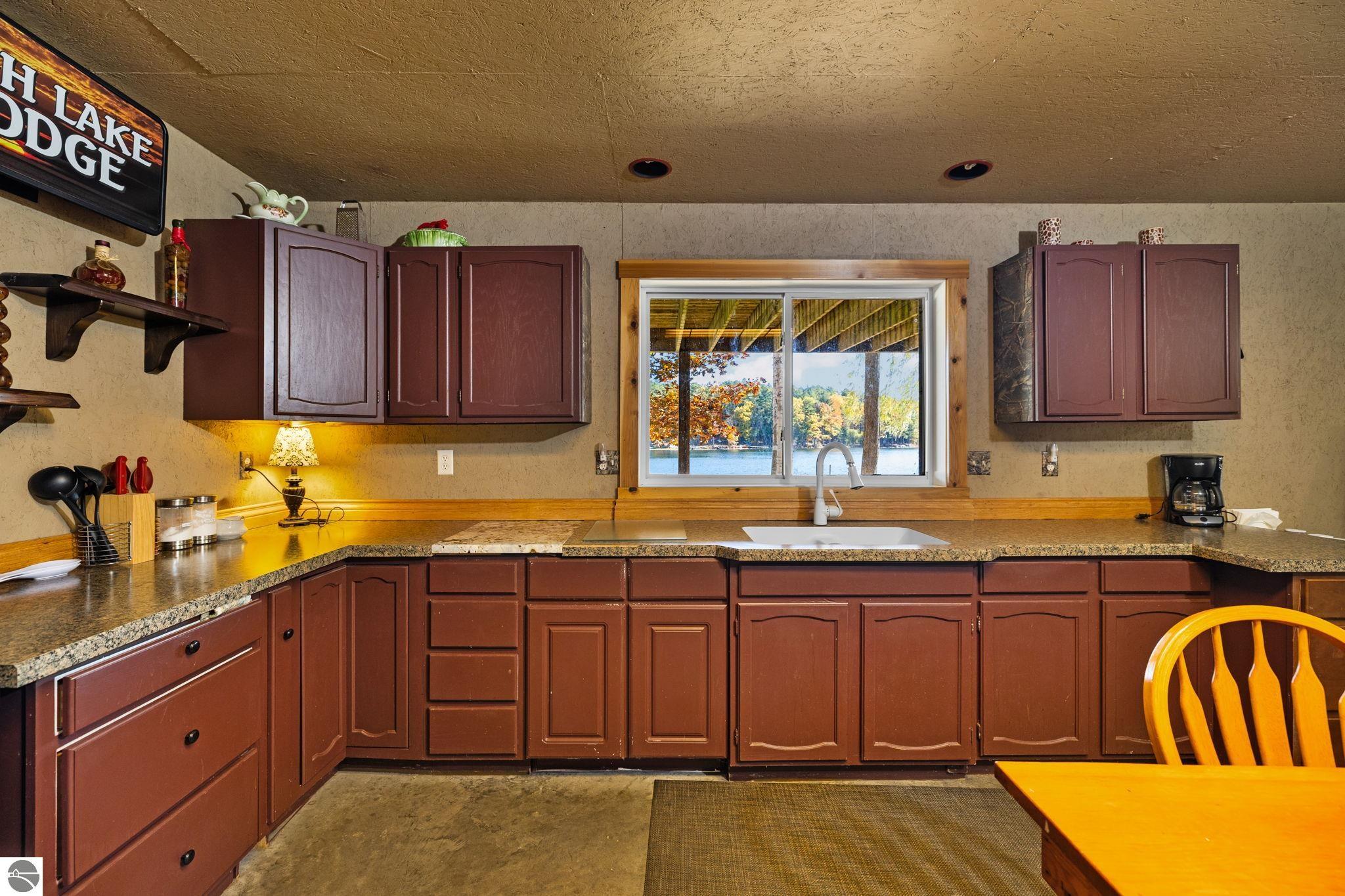 Traverse City, Michigan, 49696, United States, 2 Bedrooms Bedrooms, ,3 BathroomsBathrooms,Residential,Active,1985865