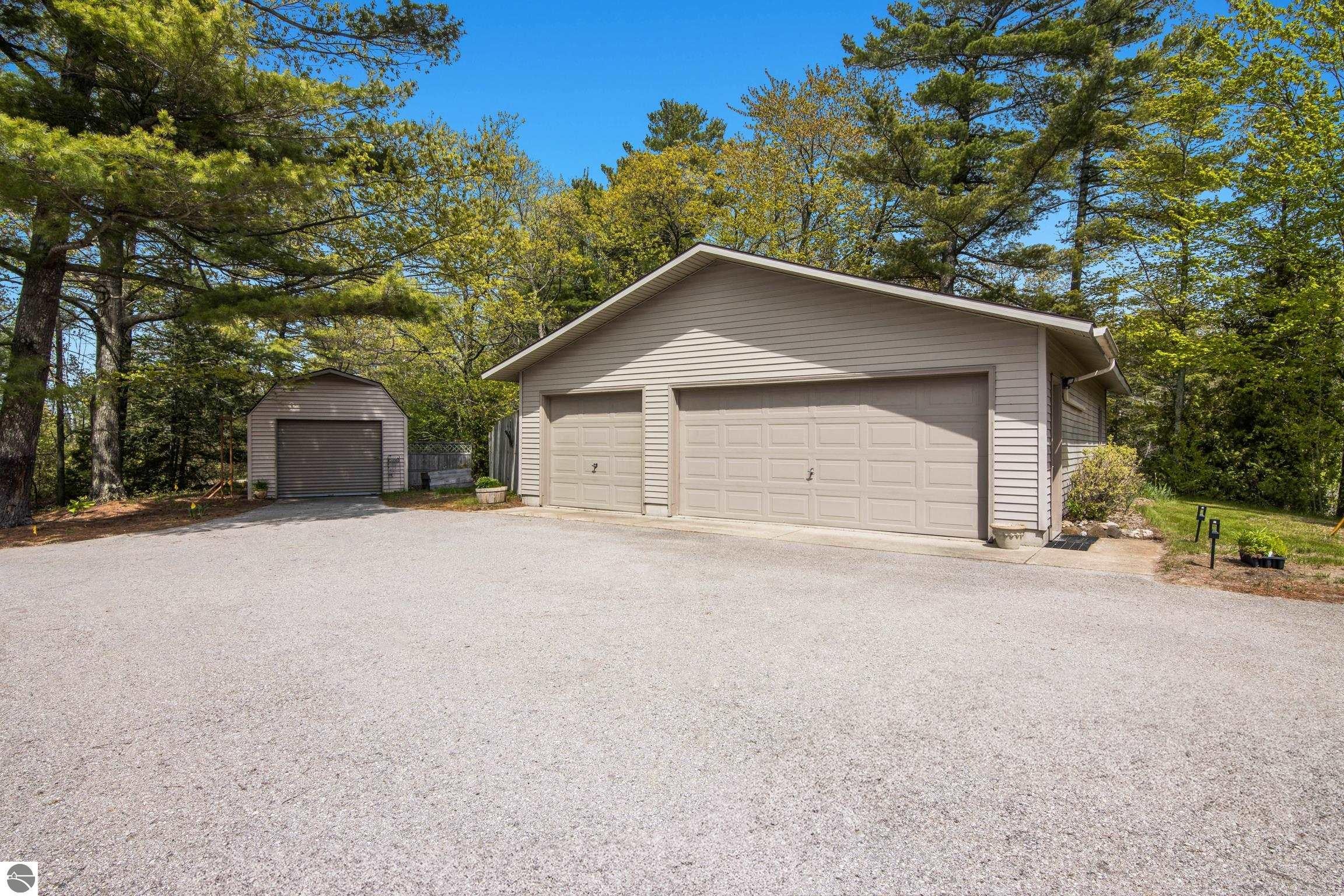 Williamsburg, Michigan, 49690, United States, ,4 BathroomsBathrooms,Residential,Active,1831821