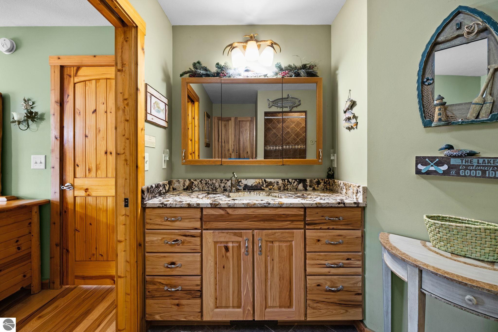 Traverse City, Michigan, 49696, United States, 2 Bedrooms Bedrooms, ,3 BathroomsBathrooms,Residential,Active,1985865