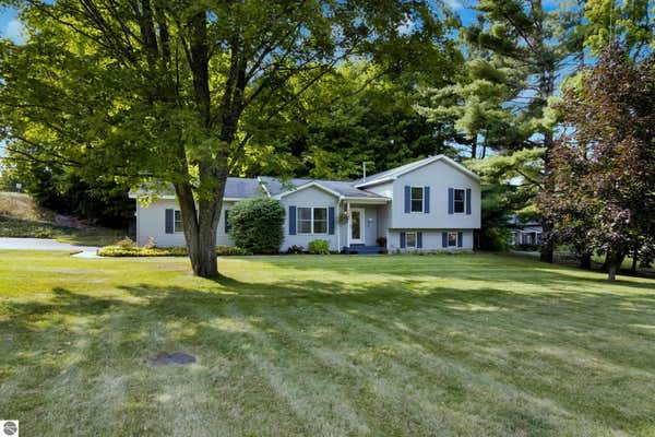 427 PLEASANT VALLEY RD, KINGSLEY, MI 49649 - Image 1