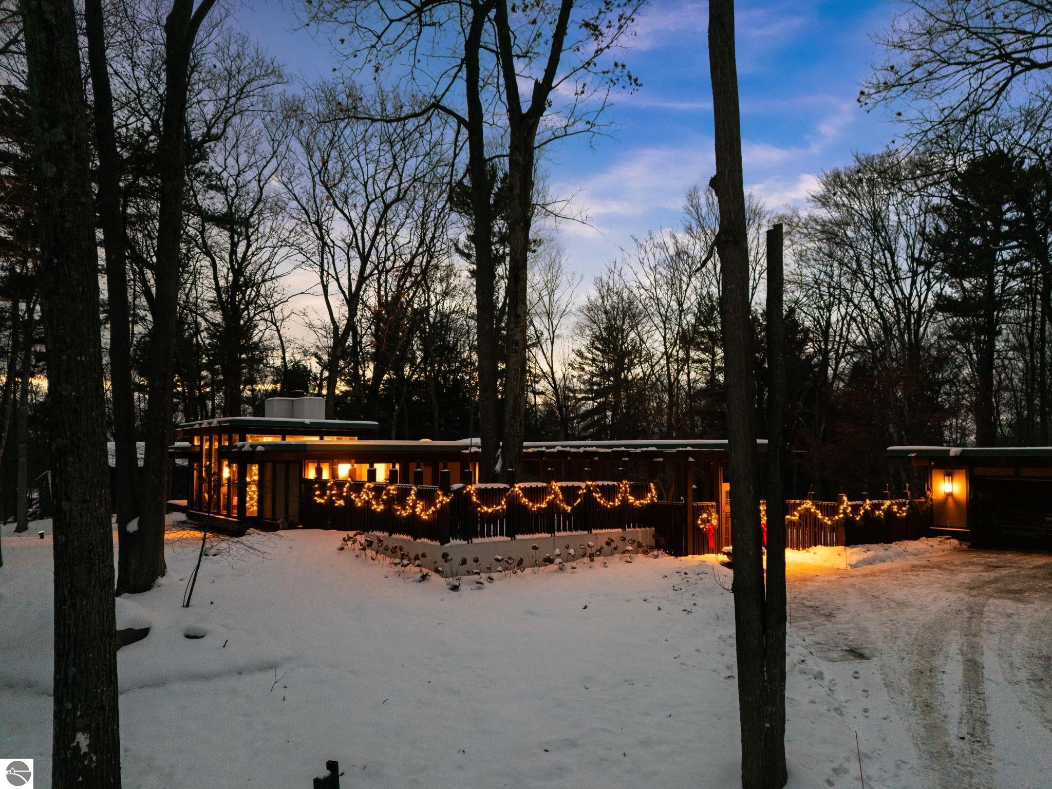 Traverse City, Michigan, 49686, United States, 3 Bedrooms Bedrooms, ,2 BathroomsBathrooms,Residential,Contingent,2007042