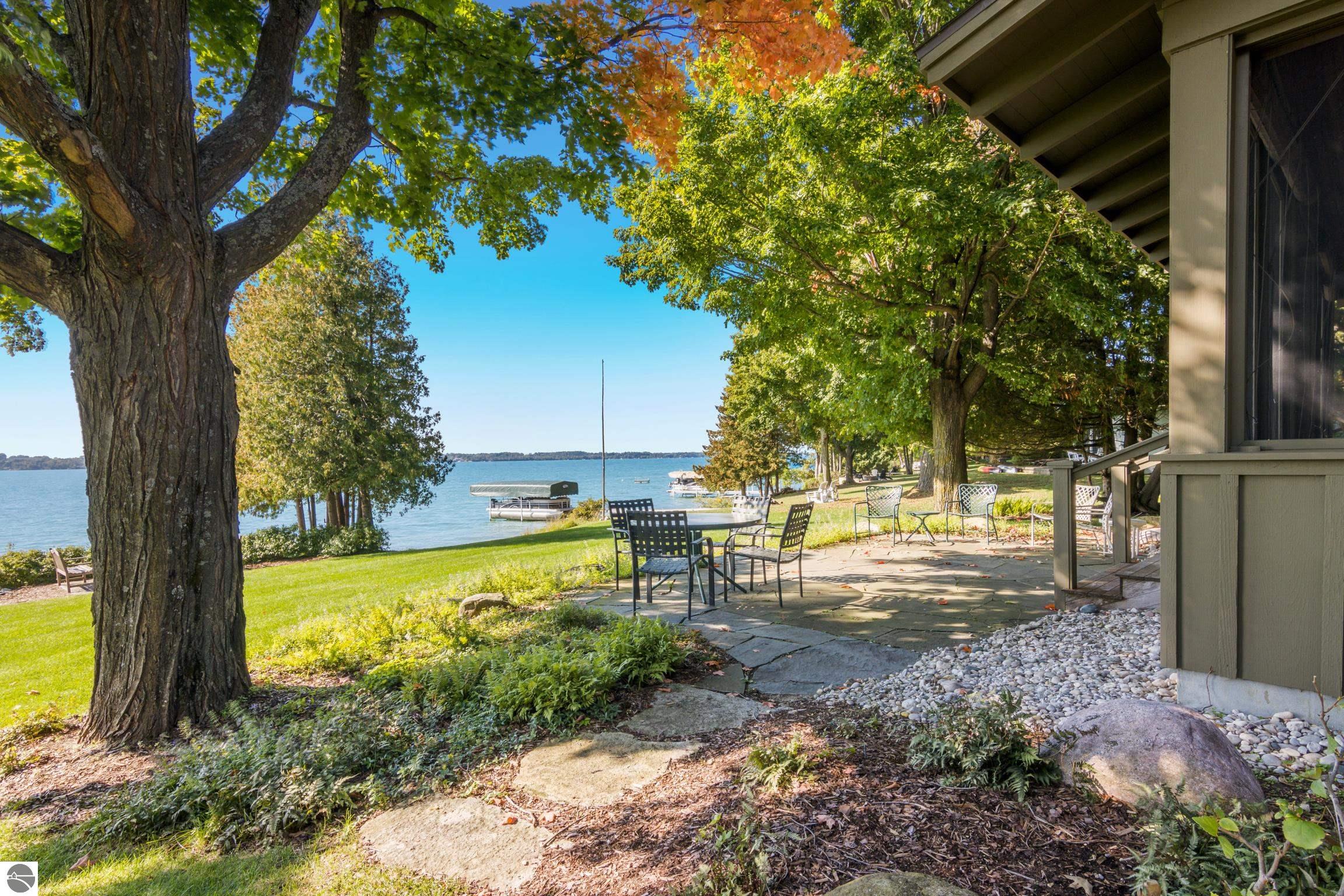 Rapid City, Michigan, 49676, United States, 5 Bedrooms Bedrooms, ,5 BathroomsBathrooms,Residential,Active,1945320