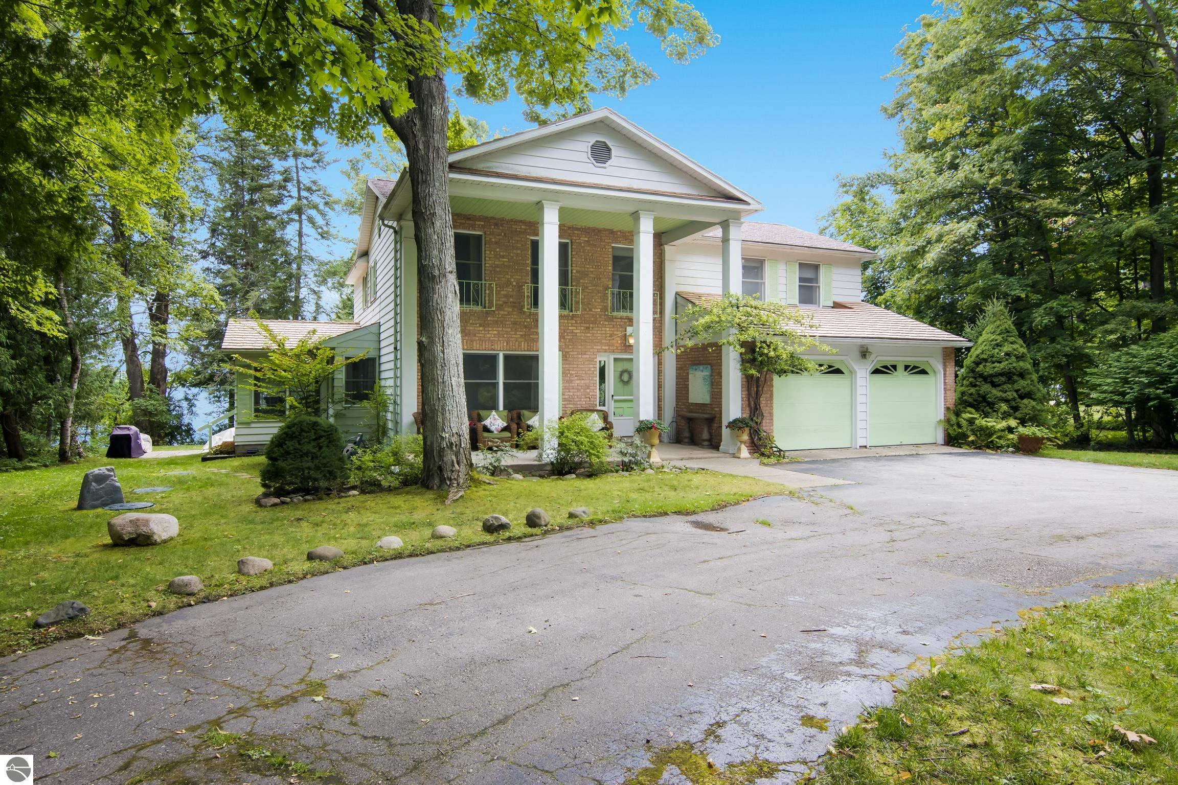 Bellaire, Michigan, 49615, United States, 7 Bedrooms Bedrooms, ,5 BathroomsBathrooms,Residential,Active,1920264