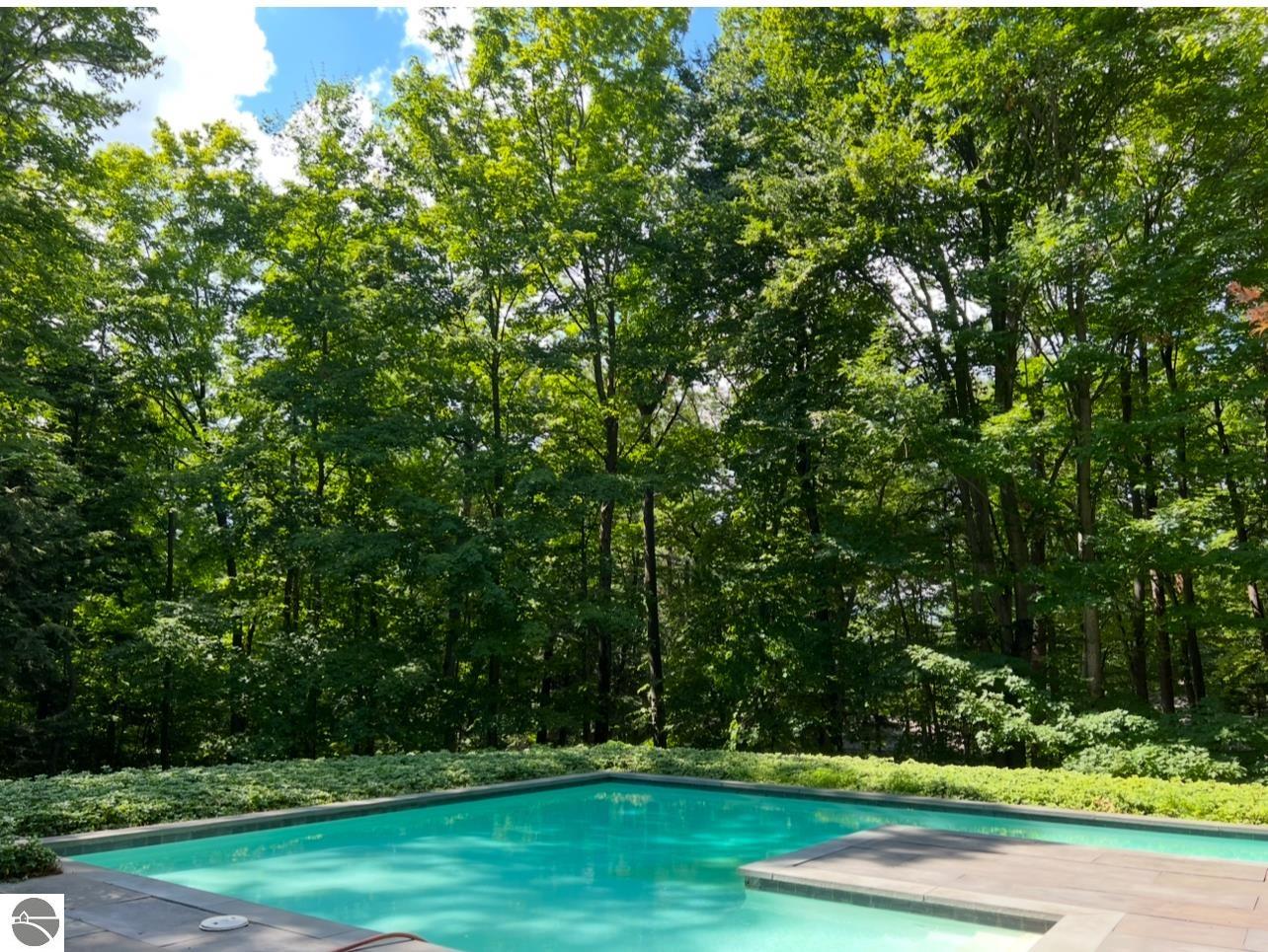 Traverse City, Michigan, 49686, United States, 3 Bedrooms Bedrooms, ,2 BathroomsBathrooms,Residential,Contingent,2007042