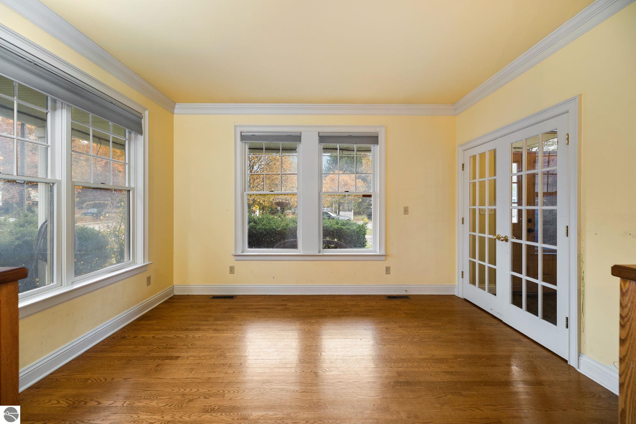 Traverse City, Michigan, 49686, United States, 4 Bedrooms Bedrooms, ,4 BathroomsBathrooms,Residential,Active,1990613