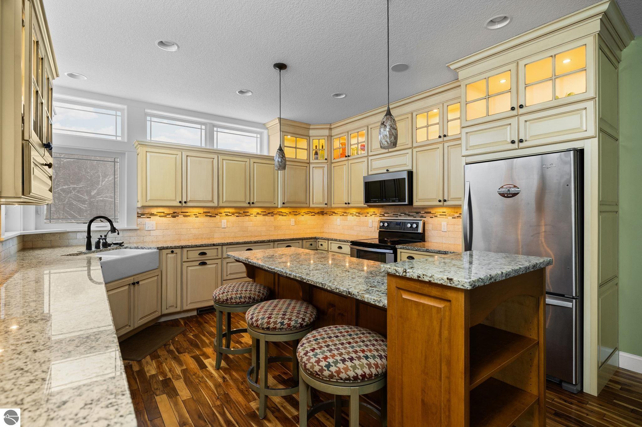 Traverse City, Michigan, 49685, United States, 6 Bedrooms Bedrooms, ,5 BathroomsBathrooms,Residential,Active,2007994