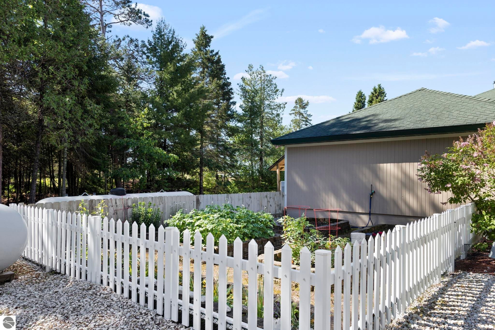 Manistique, Michigan, 49854, United States, 5 Bedrooms Bedrooms, ,5 BathroomsBathrooms,Residential,Active,1778718