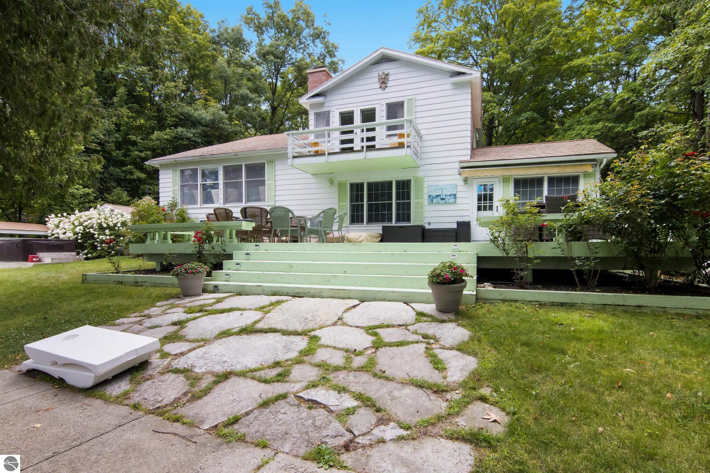 Bellaire, Michigan, 49615, United States, 7 Bedrooms Bedrooms, ,5 BathroomsBathrooms,Residential,Active,1920264