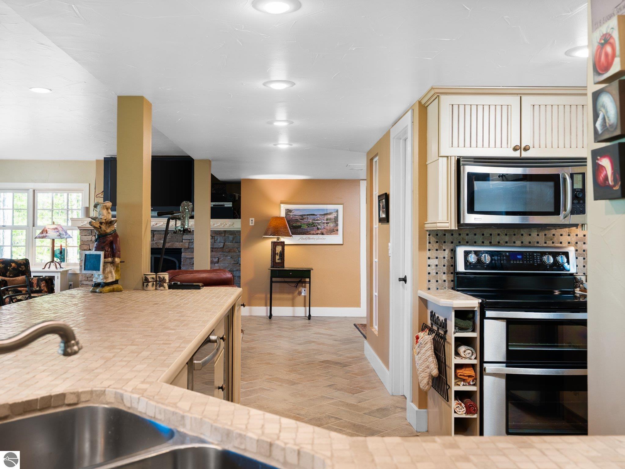 Thompsonville, Michigan, 49683, United States, 5 Bedrooms Bedrooms, ,6 BathroomsBathrooms,Residential,Active,1820794