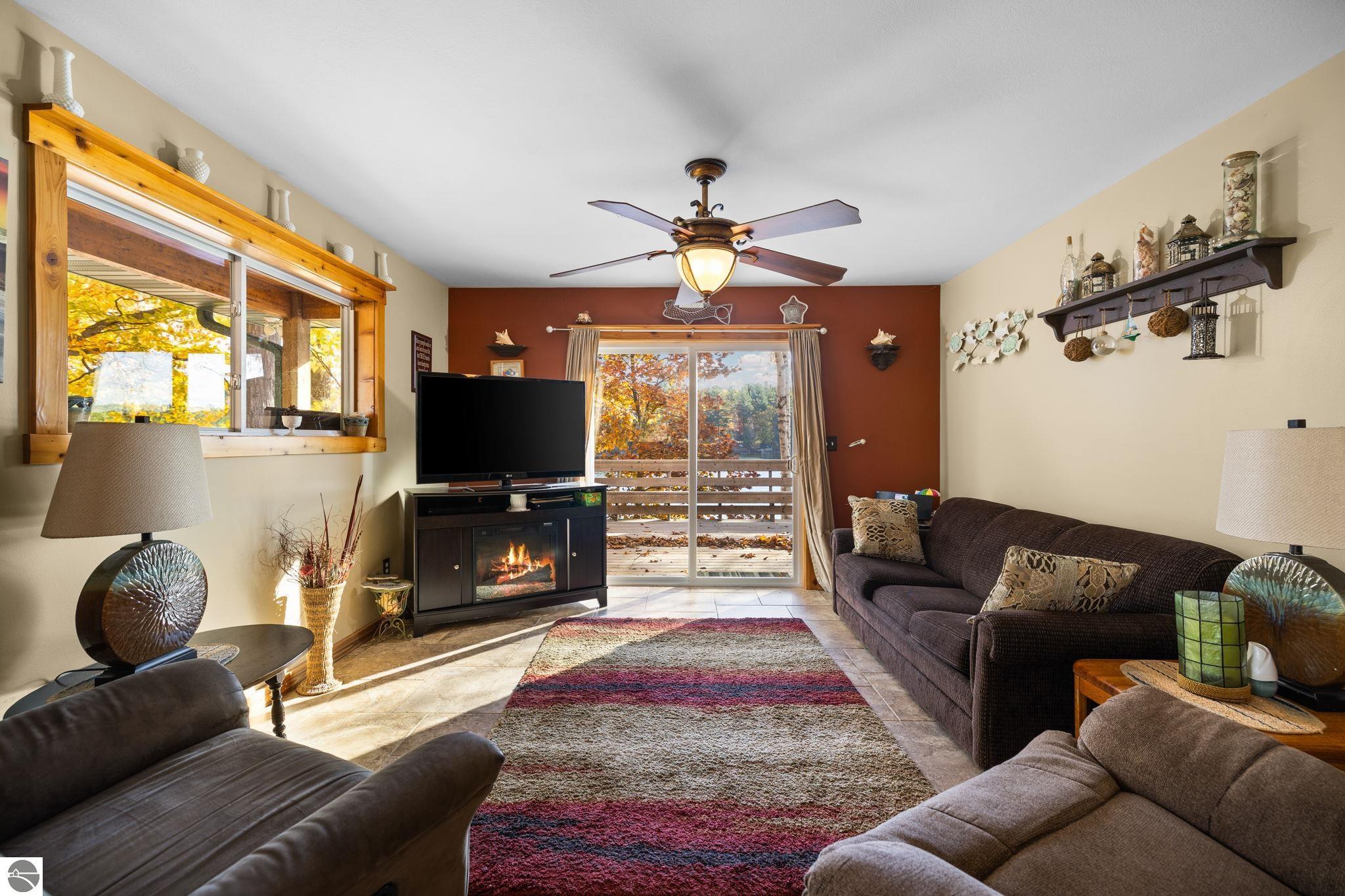 Traverse City, Michigan, 49696, United States, 2 Bedrooms Bedrooms, ,3 BathroomsBathrooms,Residential,Active,1985865