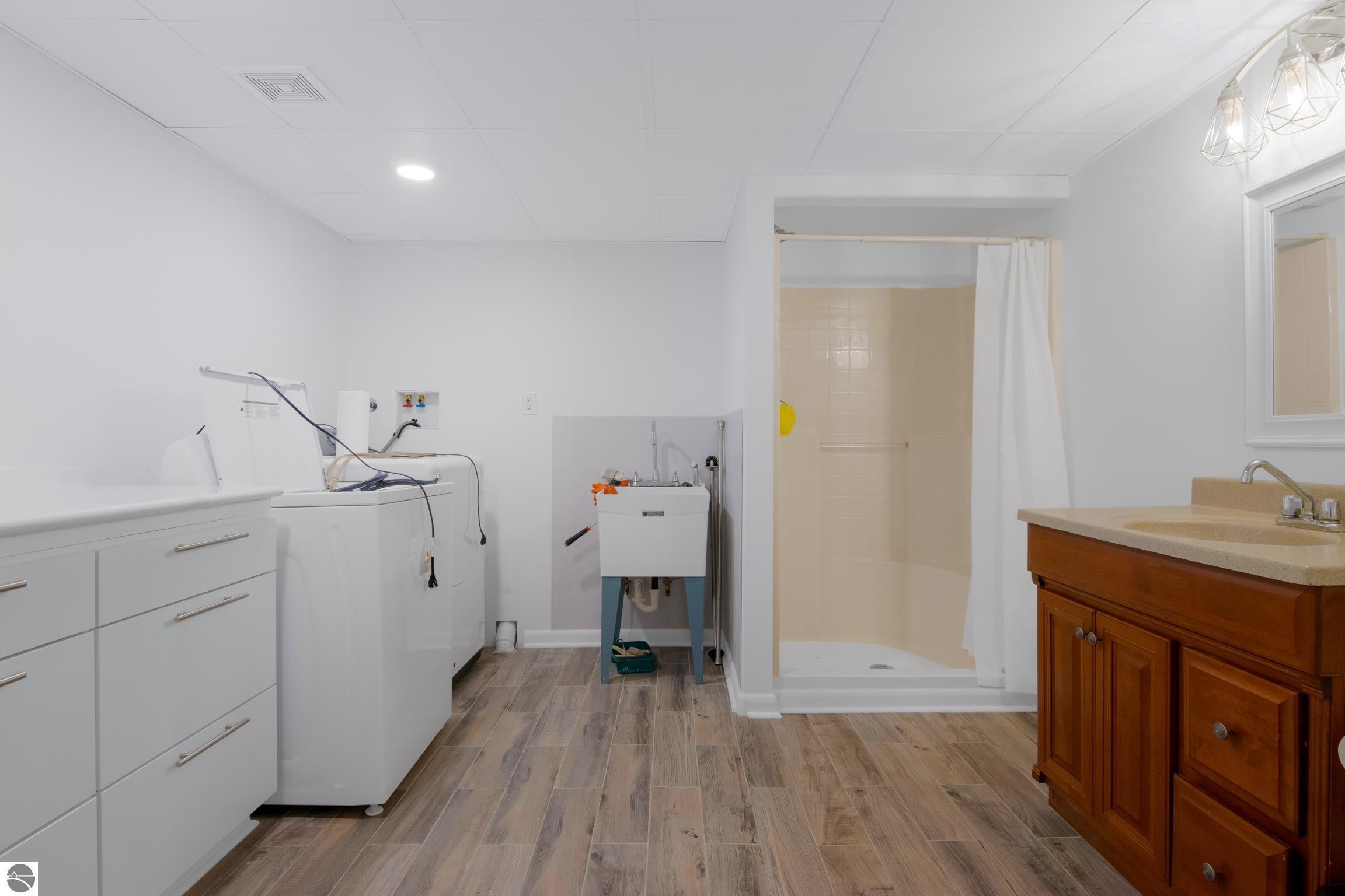 Kalkaska, Michigan, 49646, United States, 4 Bedrooms Bedrooms, ,5 BathroomsBathrooms,Residential,Active,1992305