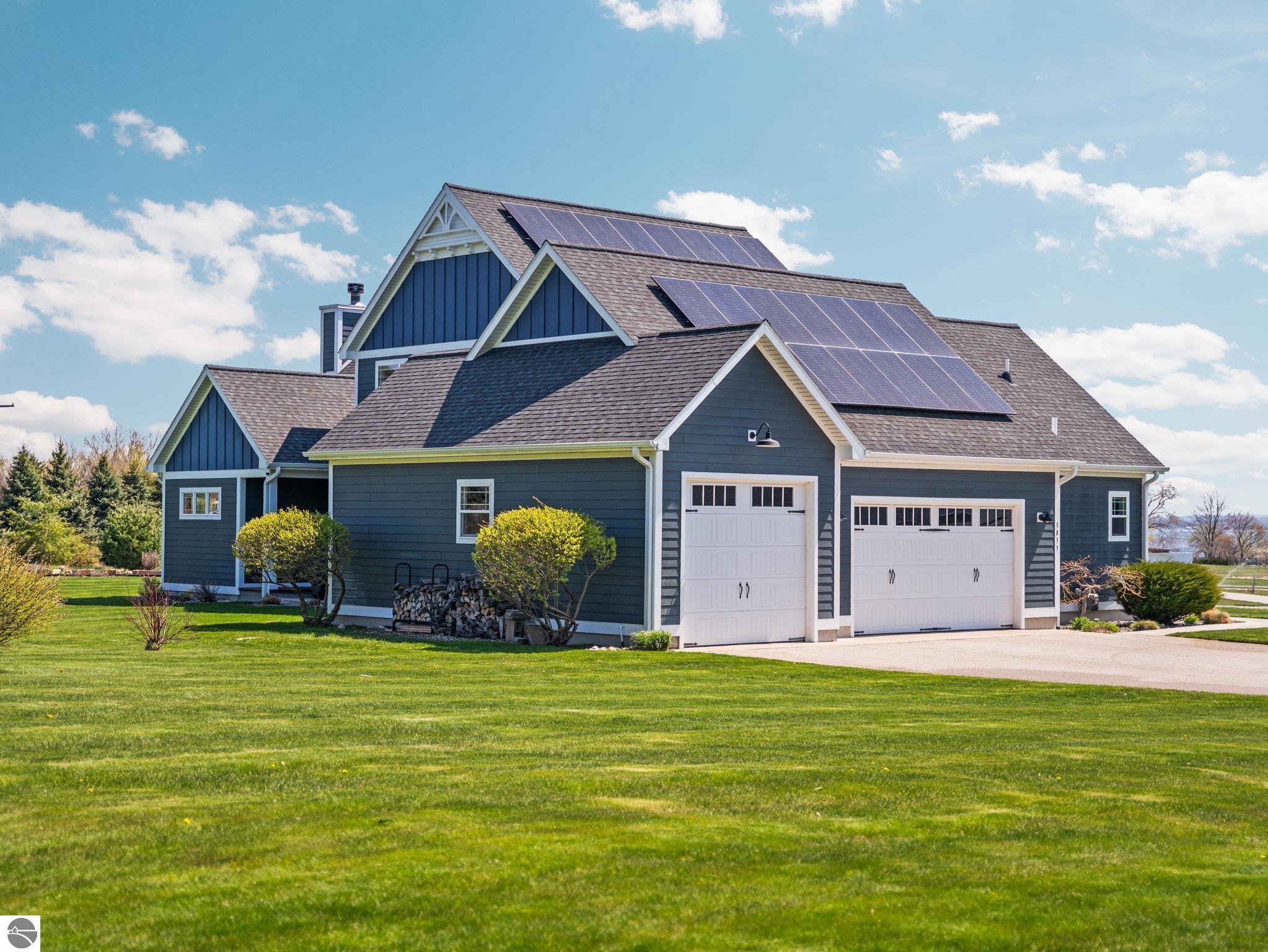 Traverse City, Michigan, 49686, United States, 4 Bedrooms Bedrooms, ,3 BathroomsBathrooms,Residential,Active,2045716