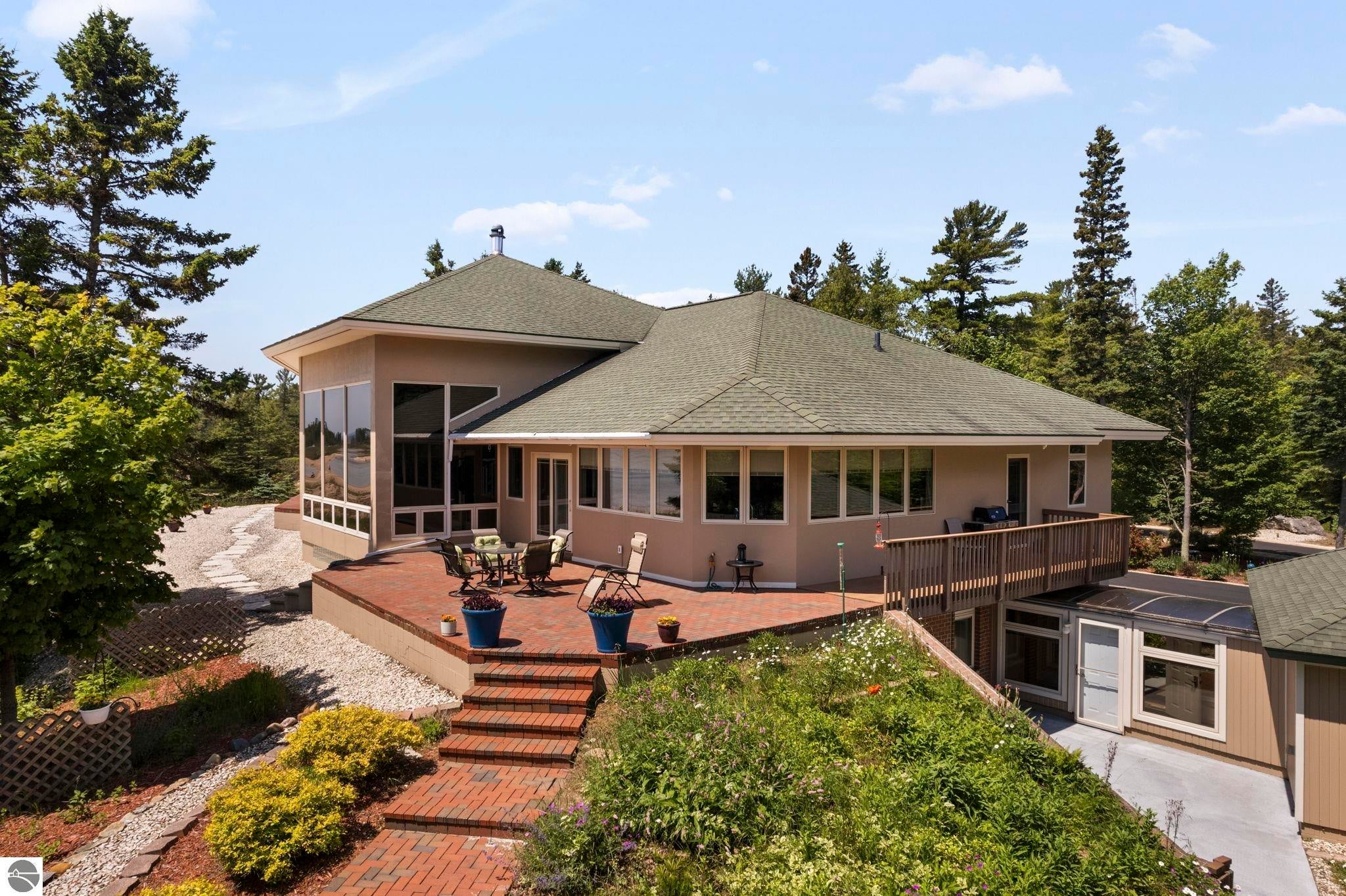 Manistique, Michigan, 49854, United States, 5 Bedrooms Bedrooms, ,5 BathroomsBathrooms,Residential,Active,1778718
