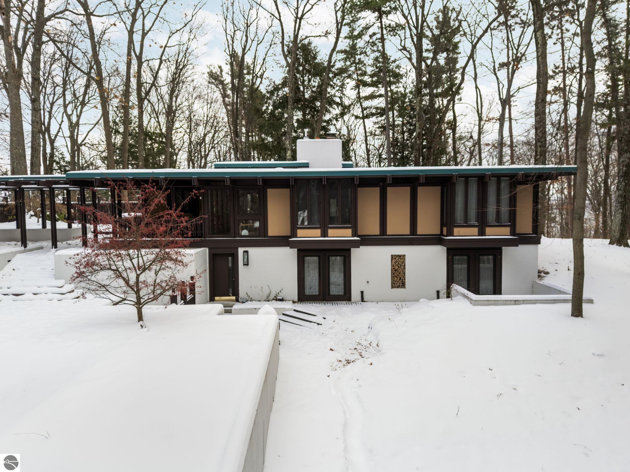 Traverse City, Michigan, 49686, United States, 3 Bedrooms Bedrooms, ,2 BathroomsBathrooms,Residential,Contingent,2007042