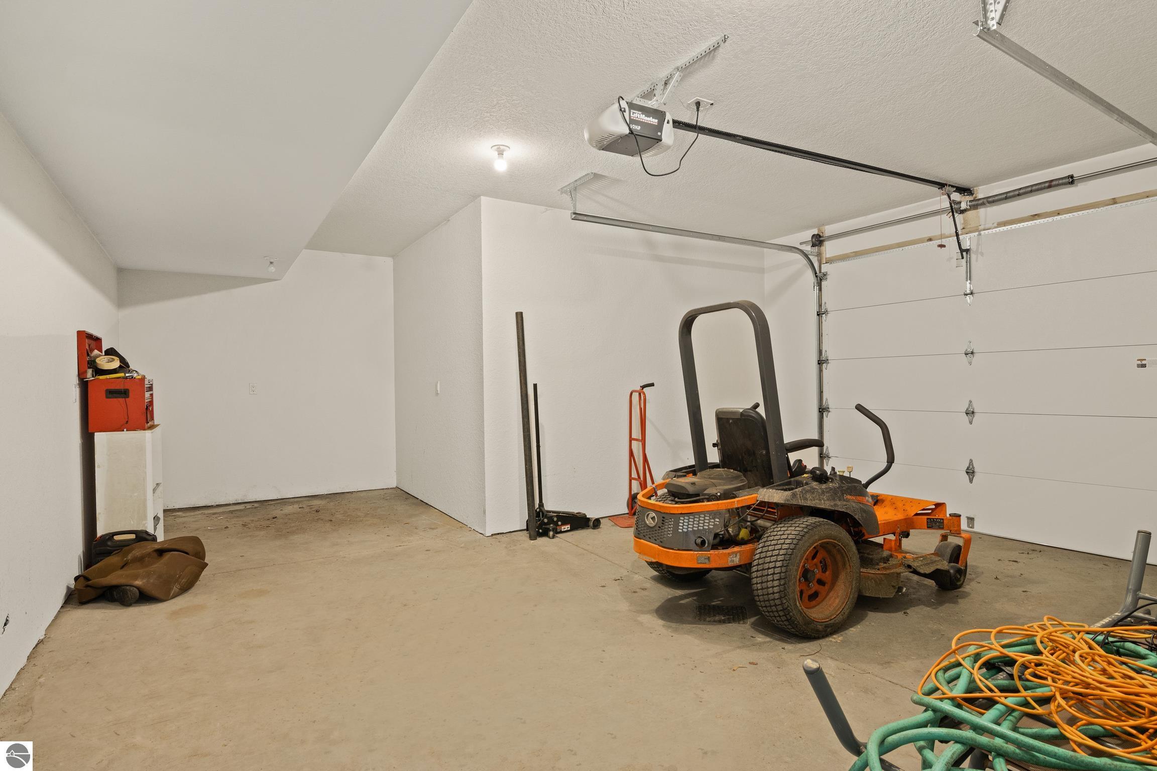 Alden, Michigan, 49612, United States, 3 Bedrooms Bedrooms, ,3 BathroomsBathrooms,Residential,Active,1761651