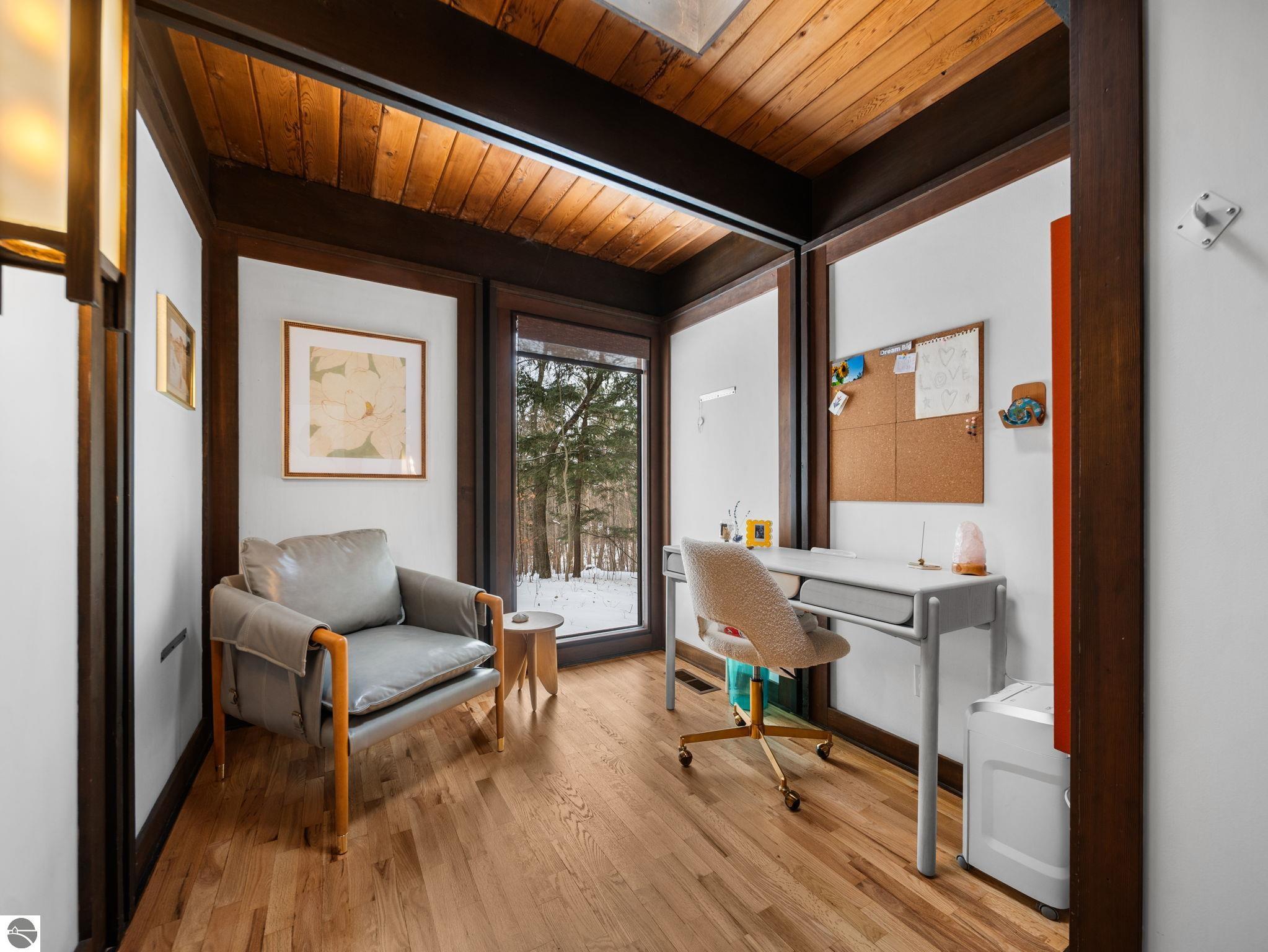 Traverse City, Michigan, 49686, United States, 3 Bedrooms Bedrooms, ,2 BathroomsBathrooms,Residential,Contingent,2007042