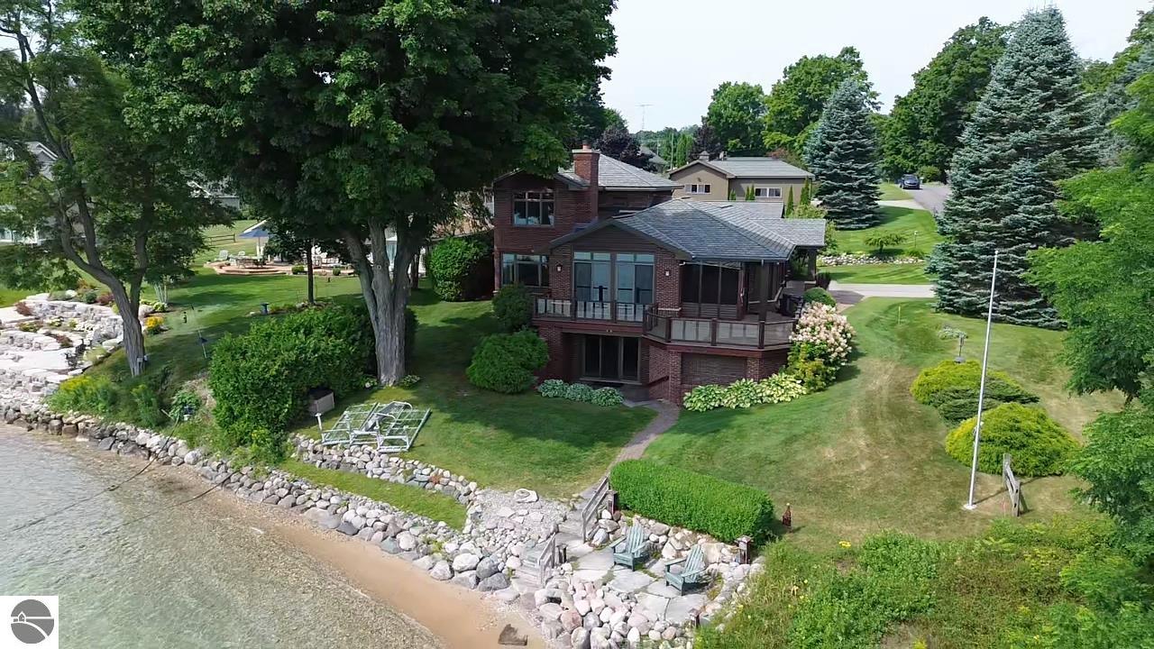 Kewadin, Michigan, 49648, United States, 5 Bedrooms Bedrooms, ,6 BathroomsBathrooms,Residential,Active,1914924