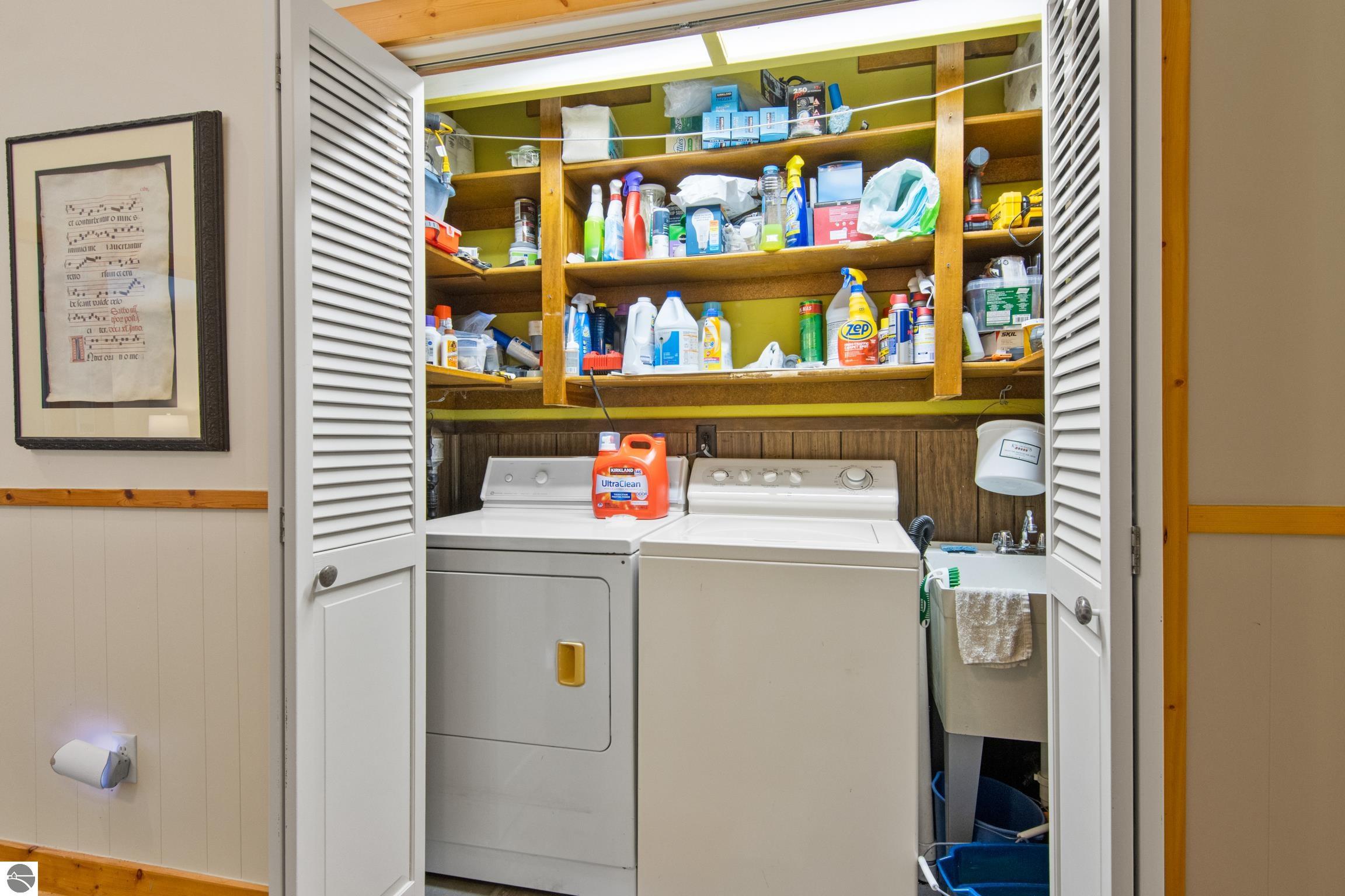 Kewadin, Michigan, 49648, United States, 5 Bedrooms Bedrooms, ,2 BathroomsBathrooms,Residential,Active,2009166