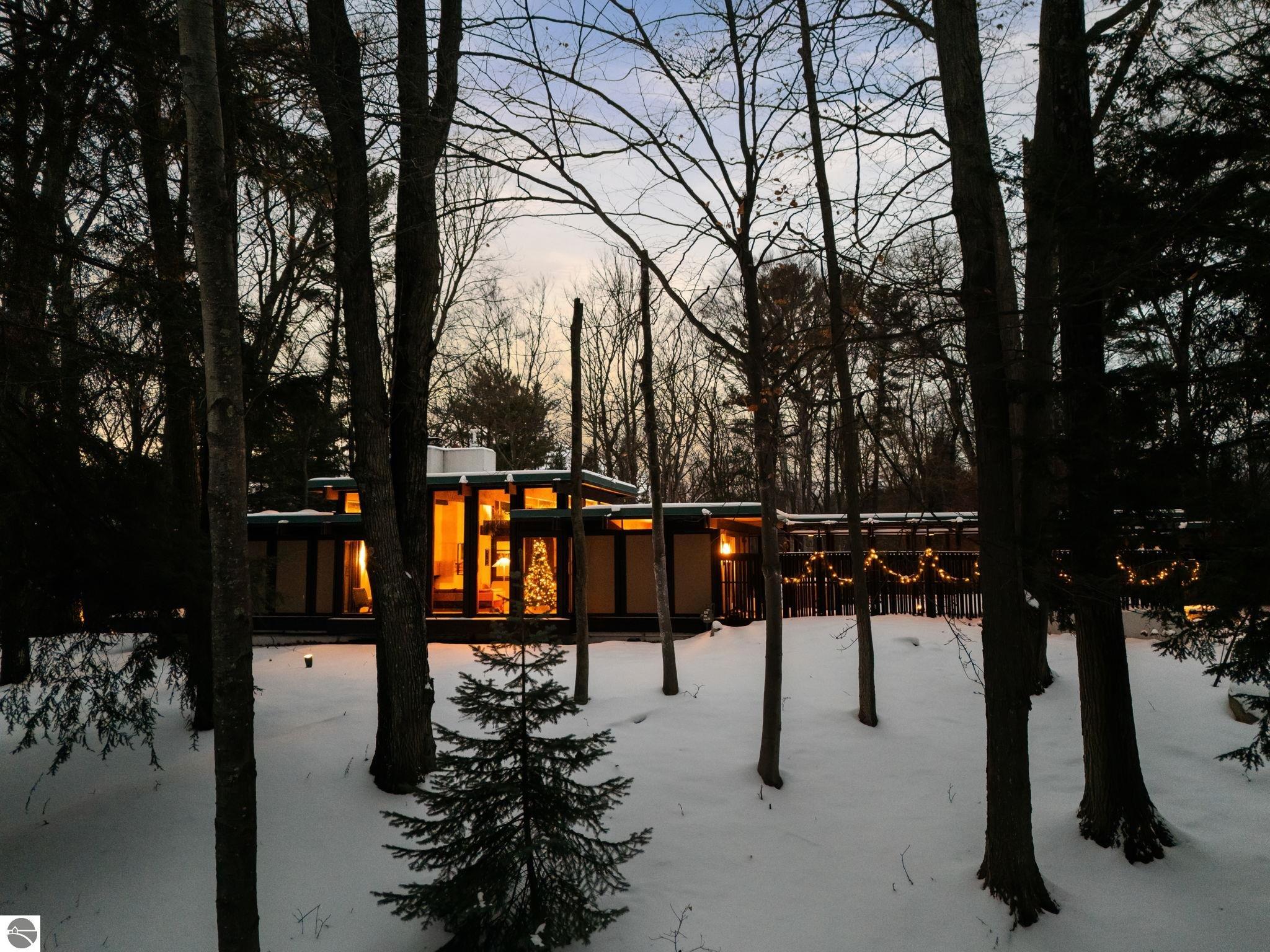 Traverse City, Michigan, 49686, United States, 3 Bedrooms Bedrooms, ,2 BathroomsBathrooms,Residential,Contingent,2007042