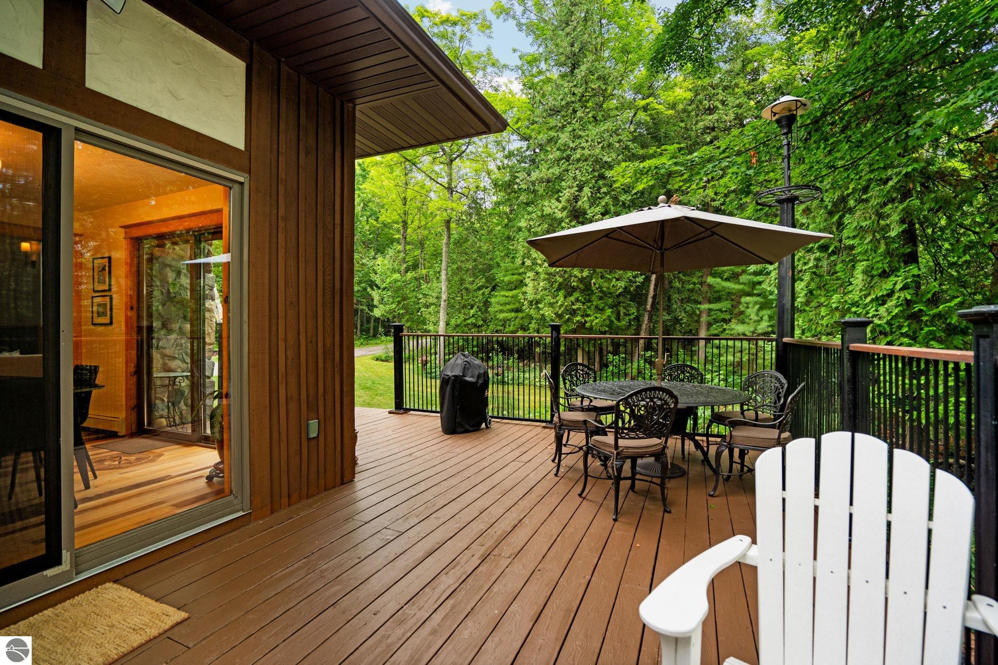 Traverse City, Michigan, 49684, United States, 4 Bedrooms Bedrooms, ,3 BathroomsBathrooms,Residential,Active,1909642