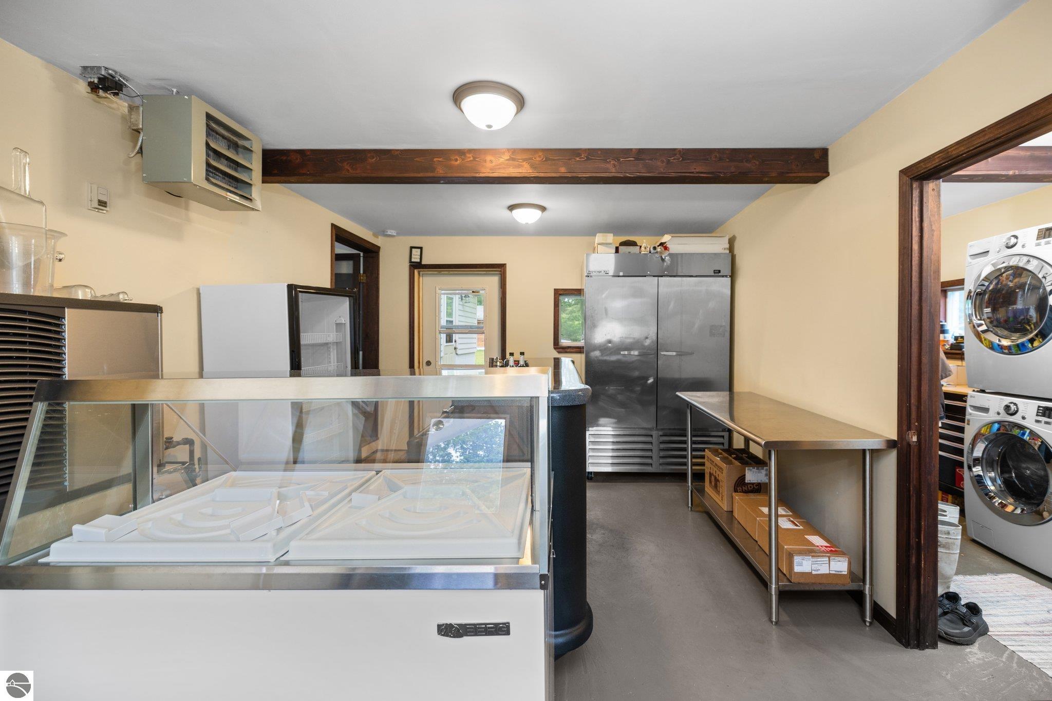 Traverse City, Michigan, 49686, United States, 11 Bedrooms Bedrooms, ,12 BathroomsBathrooms,Residential,Active,1871584