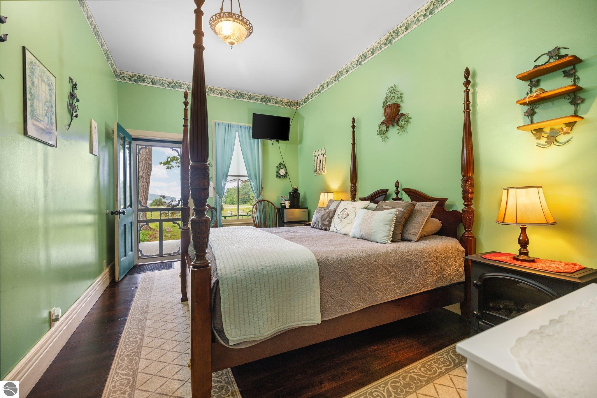 Traverse City, Michigan, 49686, United States, 11 Bedrooms Bedrooms, ,12 BathroomsBathrooms,Residential,Active,1871584