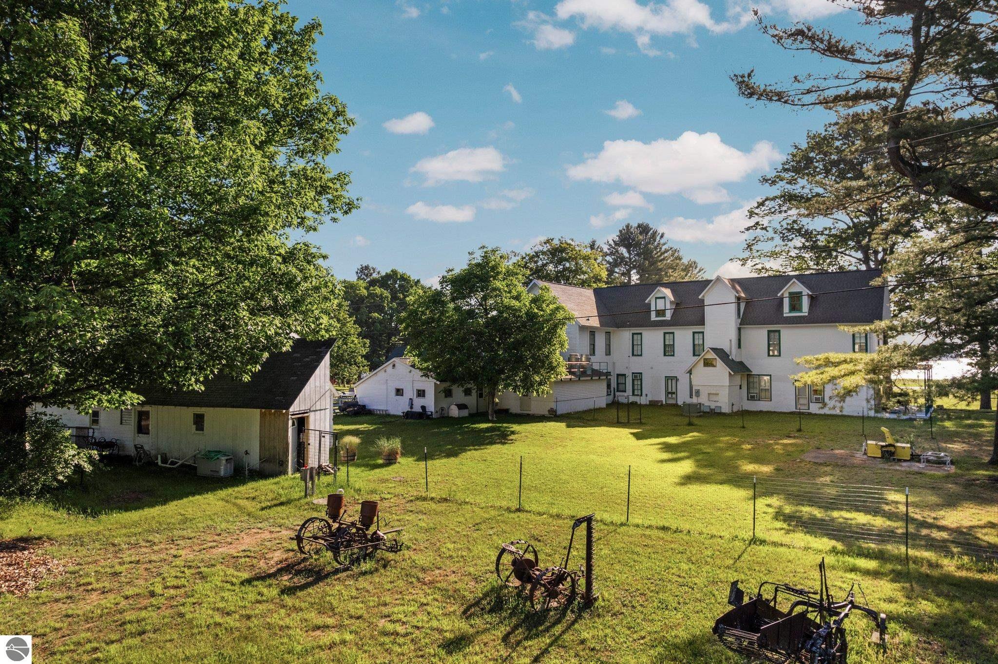 Traverse City, Michigan, 49686, United States, 11 Bedrooms Bedrooms, ,12 BathroomsBathrooms,Residential,Active,1871584