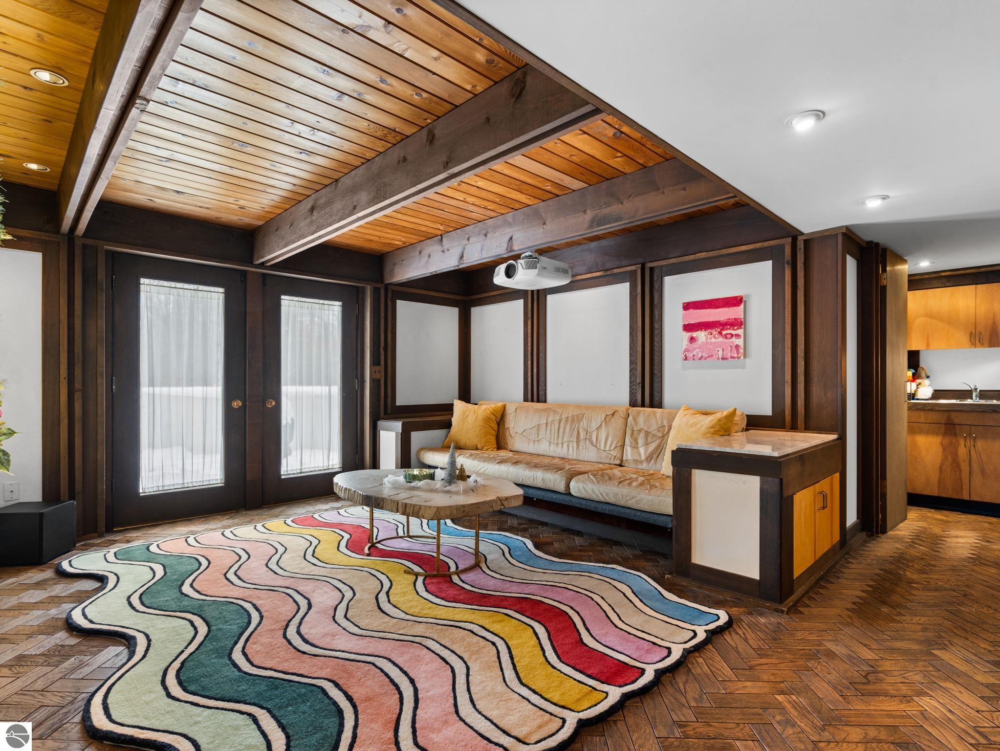 Traverse City, Michigan, 49686, United States, 3 Bedrooms Bedrooms, ,2 BathroomsBathrooms,Residential,Contingent,2007042