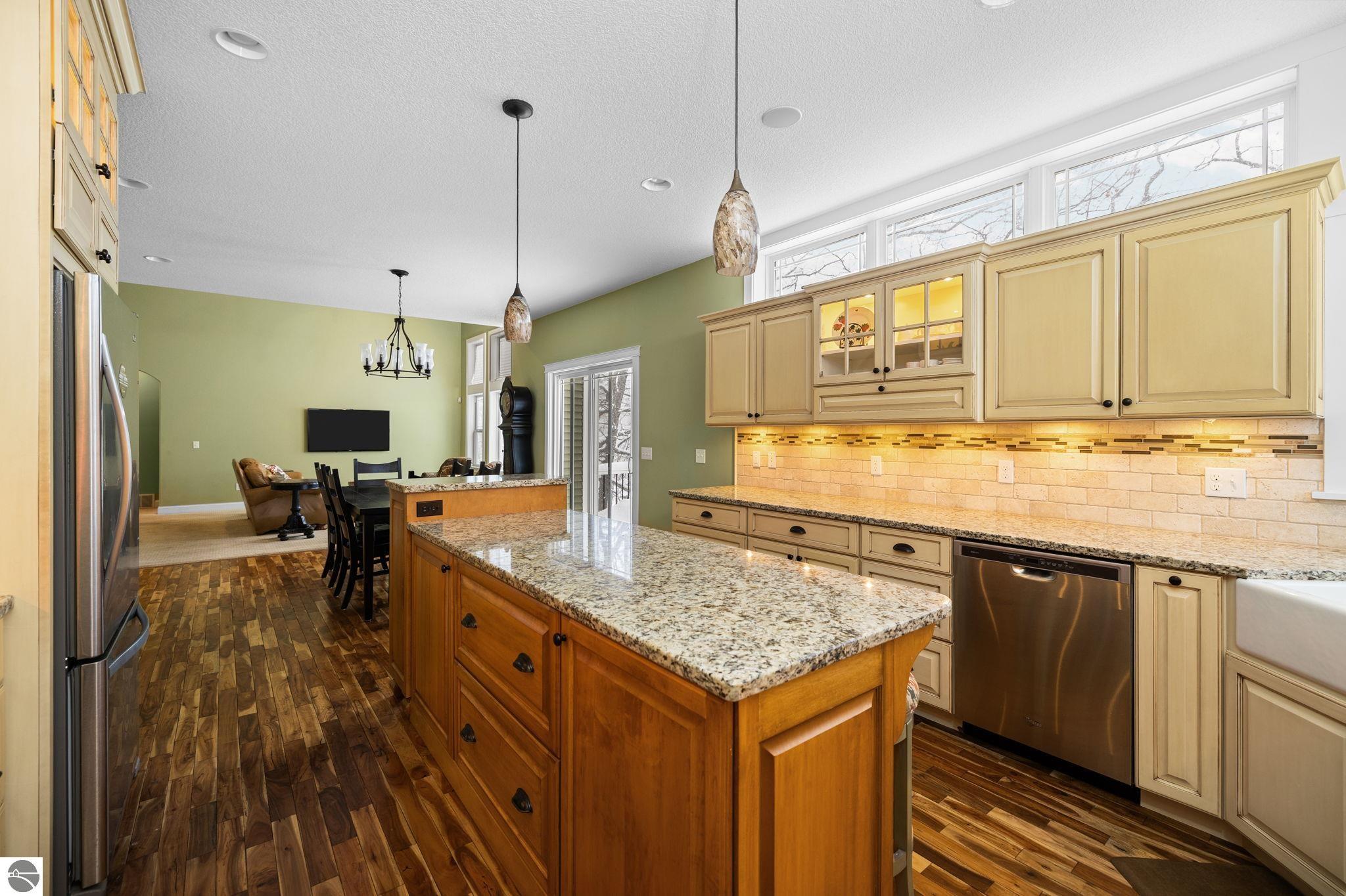 Traverse City, Michigan, 49685, United States, 6 Bedrooms Bedrooms, ,5 BathroomsBathrooms,Residential,Active,2007994