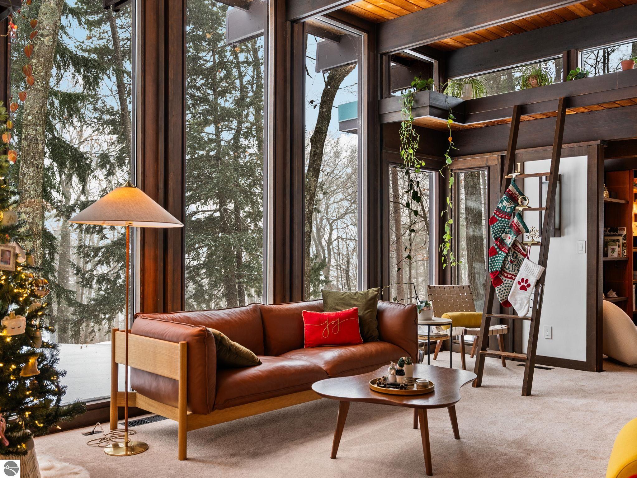 Traverse City, Michigan, 49686, United States, 3 Bedrooms Bedrooms, ,2 BathroomsBathrooms,Residential,Contingent,2007042