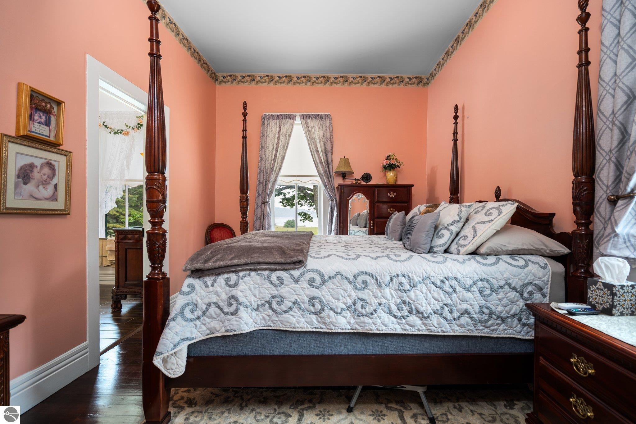 Traverse City, Michigan, 49686, United States, 11 Bedrooms Bedrooms, ,12 BathroomsBathrooms,Residential,Active,1871584