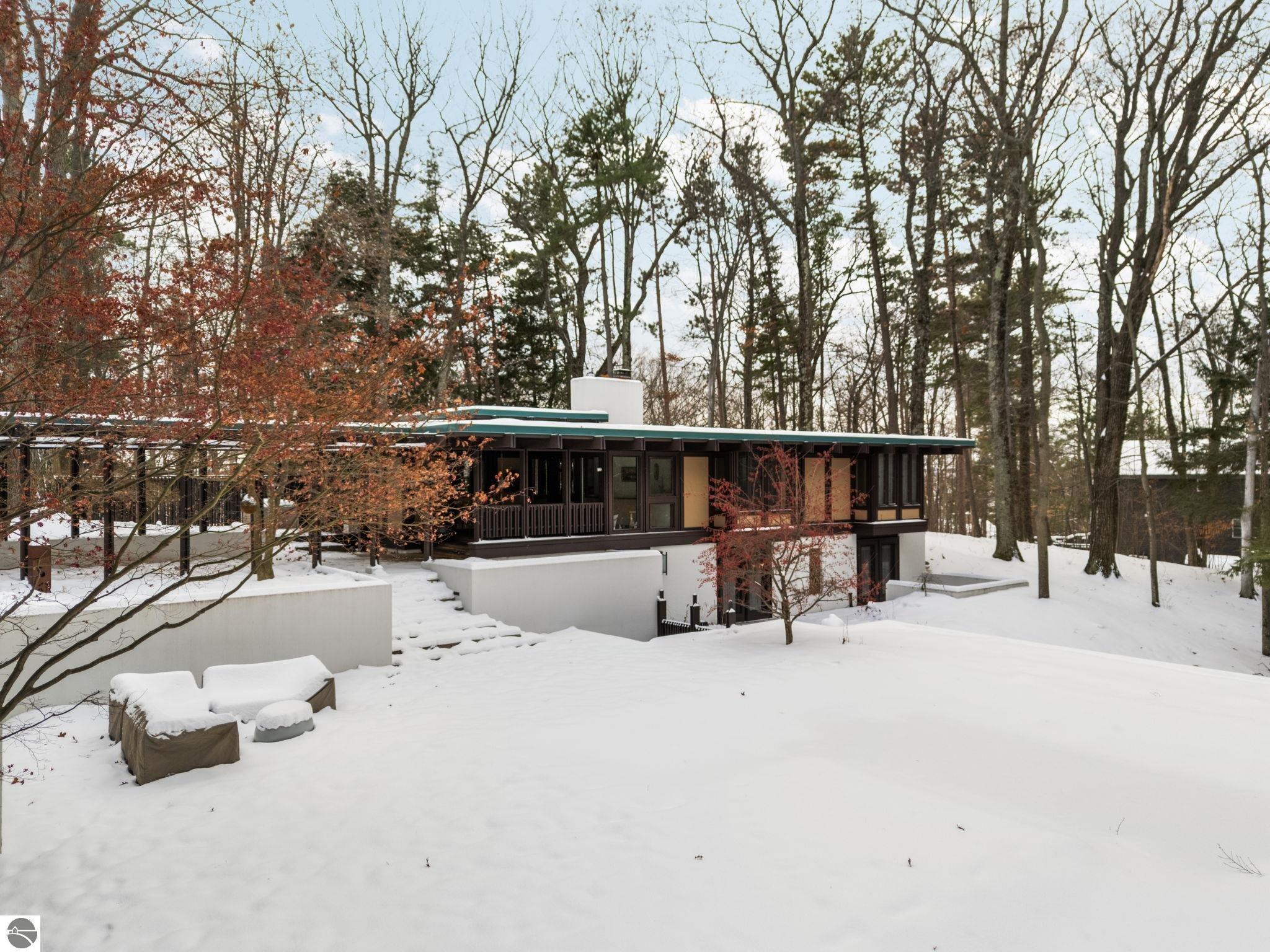 Traverse City, Michigan, 49686, United States, 3 Bedrooms Bedrooms, ,2 BathroomsBathrooms,Residential,Contingent,2007042