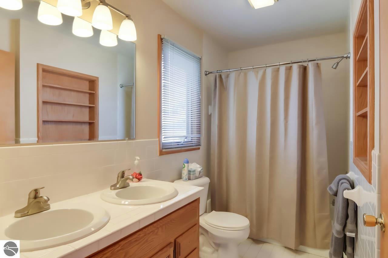 Traverse City, Michigan, 49686, United States, ,4 BathroomsBathrooms,Residential,Active,1769865