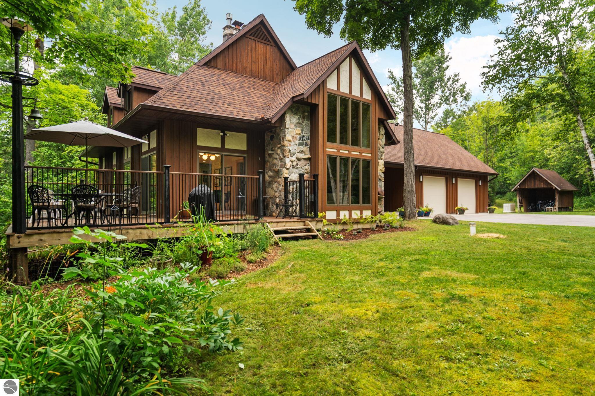 Traverse City, Michigan, 49684, United States, 4 Bedrooms Bedrooms, ,3 BathroomsBathrooms,Residential,Active,1909642