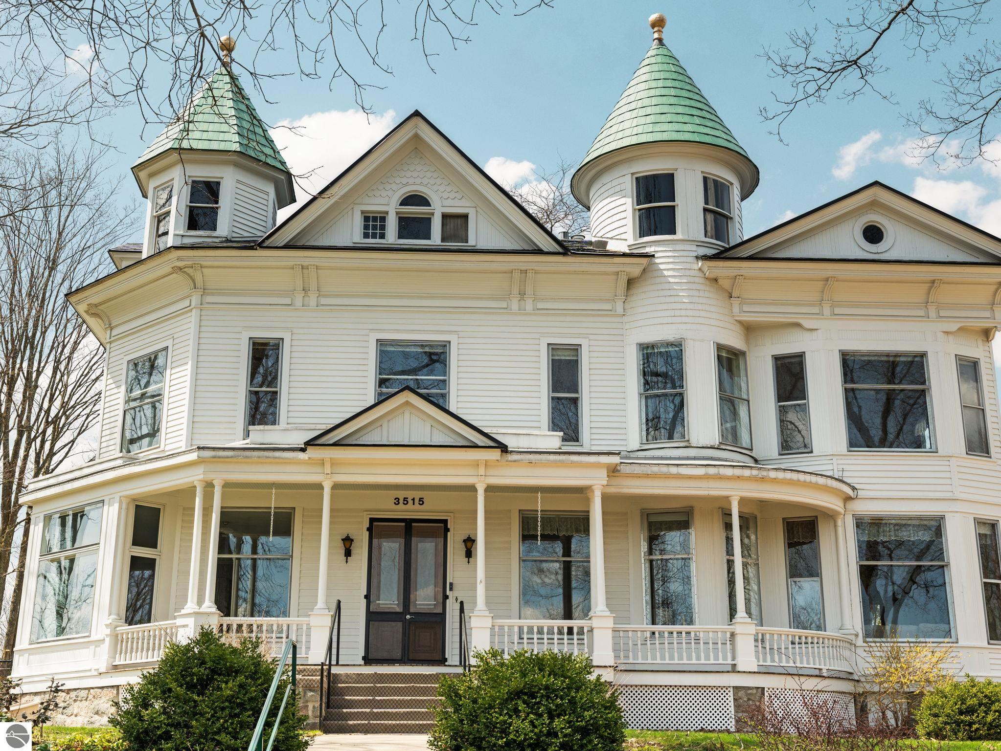 Traverse City, Michigan, 49684, United States, 5 Bedrooms Bedrooms, ,4 BathroomsBathrooms,Residential,Active,2043274