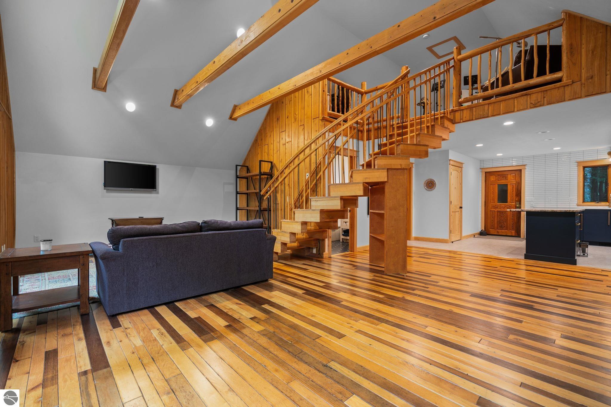 Traverse City, Michigan, 49684, United States, 4 Bedrooms Bedrooms, ,3 BathroomsBathrooms,Residential,Active,1909642