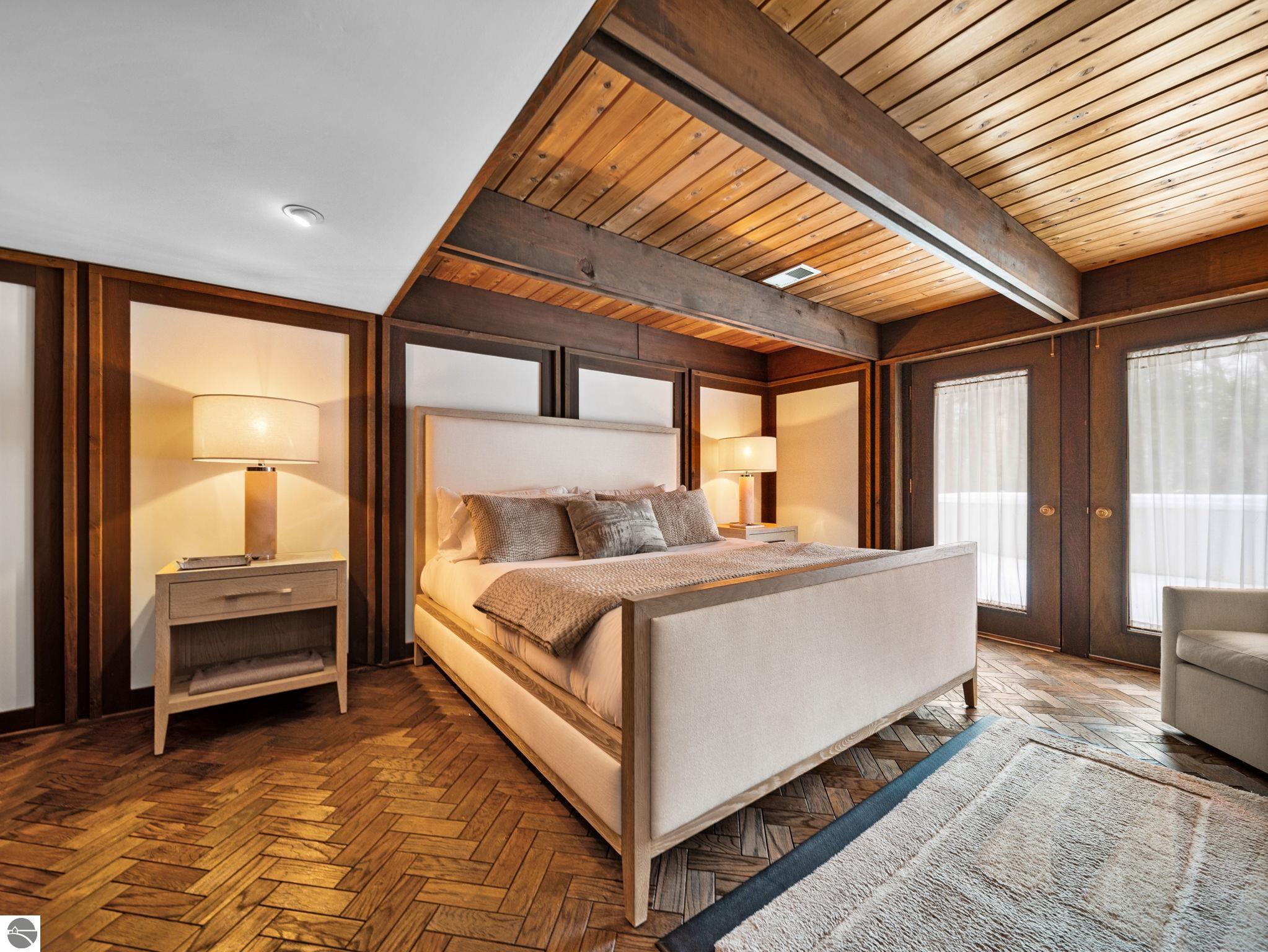 Traverse City, Michigan, 49686, United States, 3 Bedrooms Bedrooms, ,2 BathroomsBathrooms,Residential,Contingent,2007042