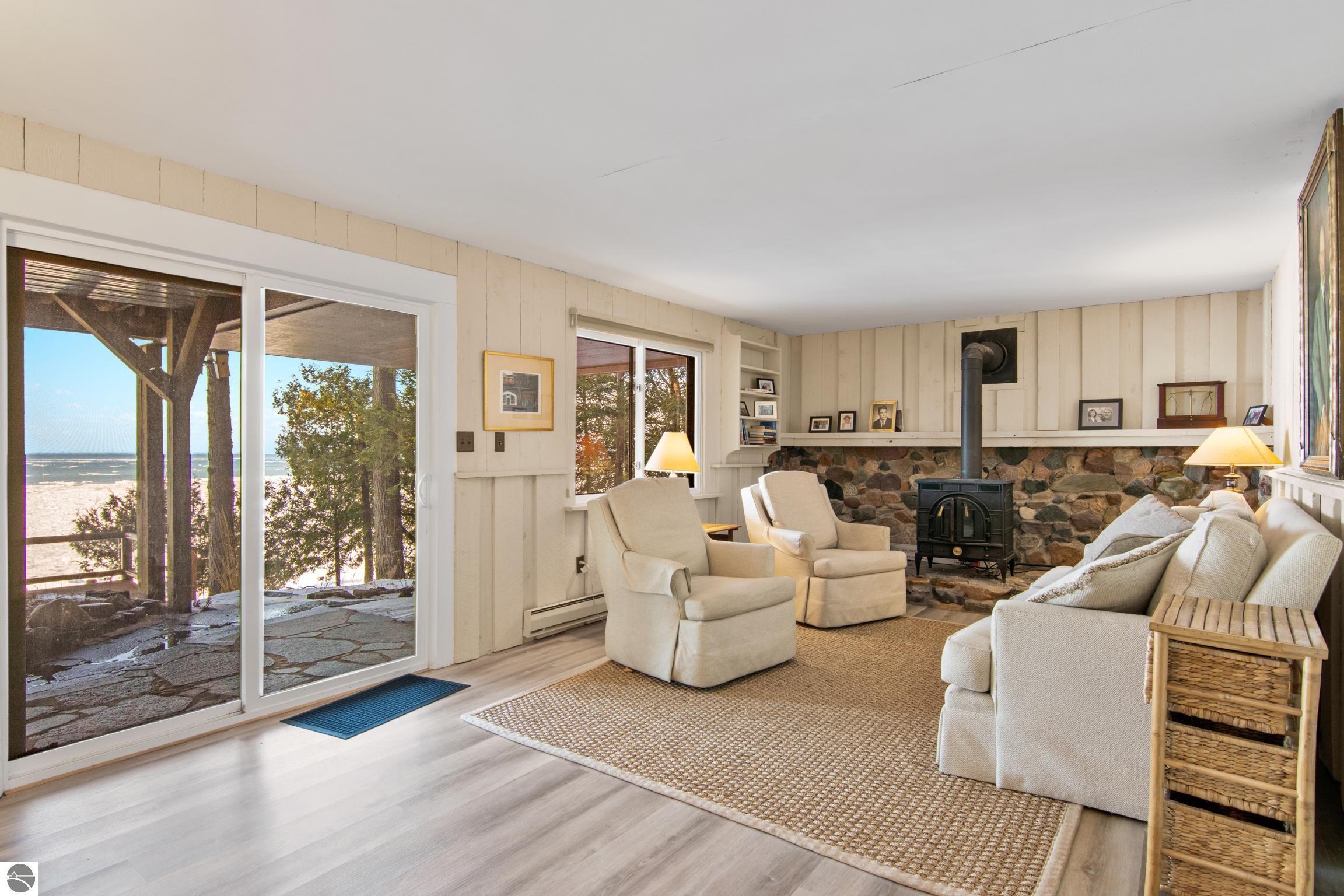 Kewadin, Michigan, 49648, United States, 5 Bedrooms Bedrooms, ,2 BathroomsBathrooms,Residential,Active,2009166